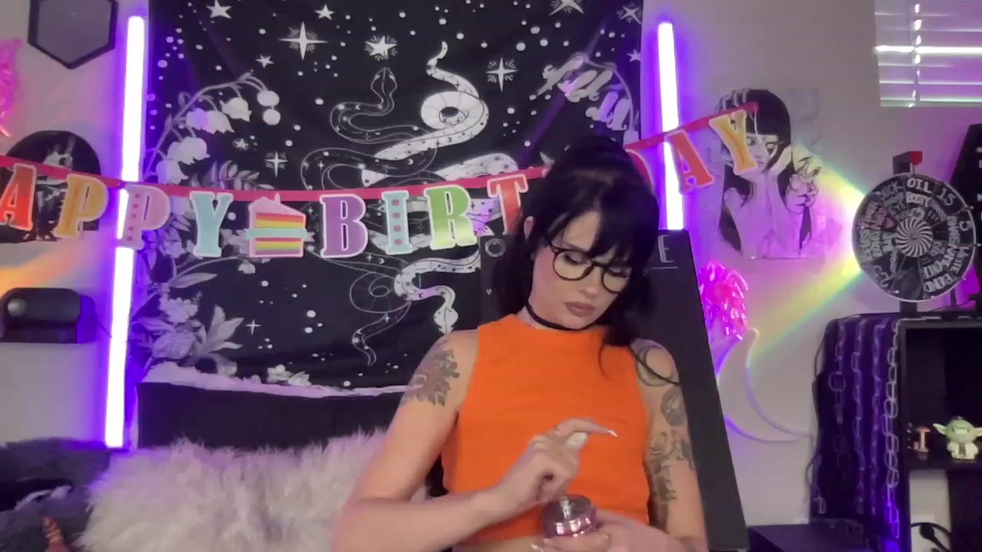 Gallery image thumbnail from RileyWoods's myfreecams stream on, 05/18/2023, 24:09 image 3 of 20