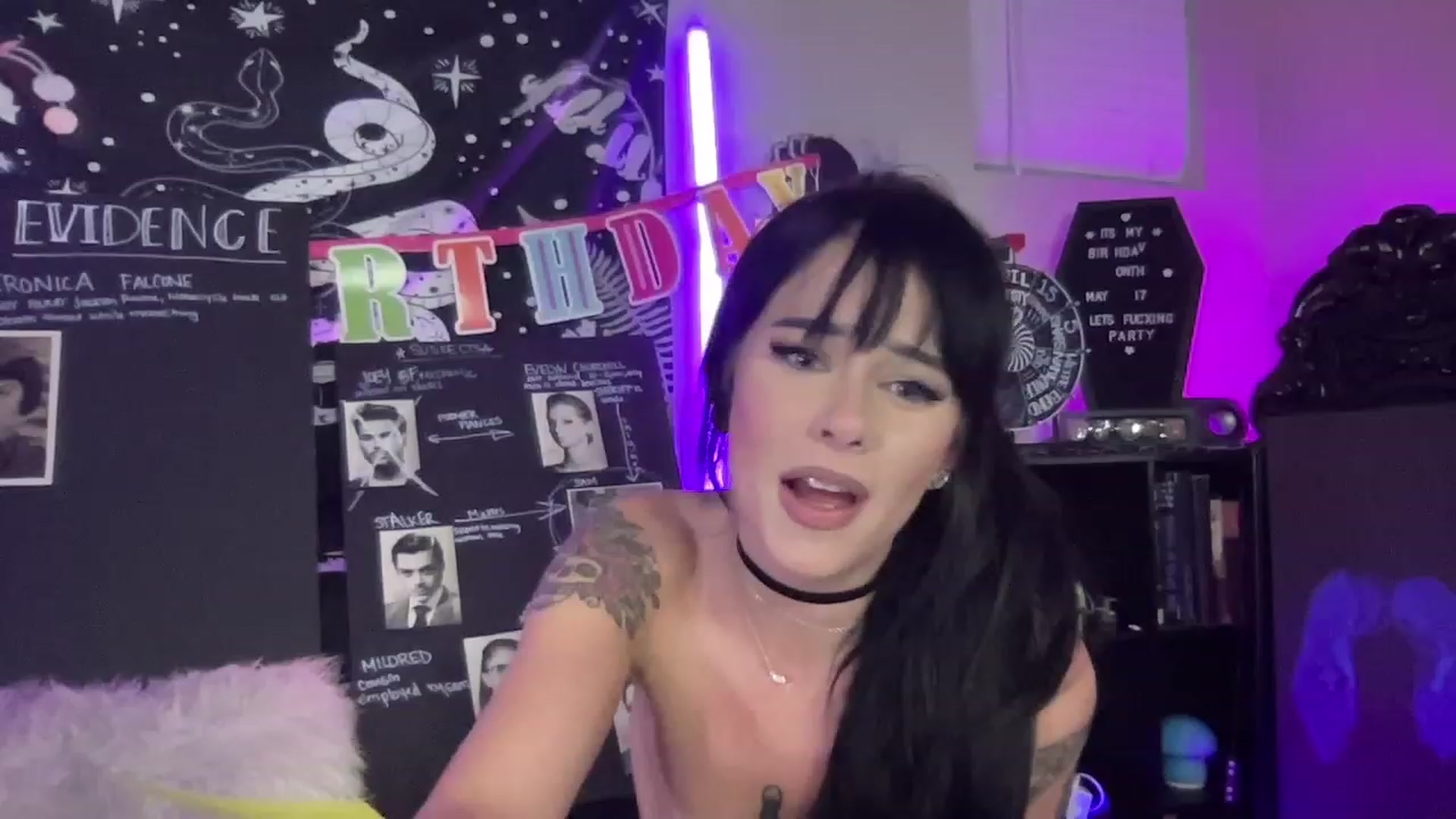 Gallery image thumbnail from RileyWoods's myfreecams stream on, 05/18/2023, 04:20 image 18 of 20