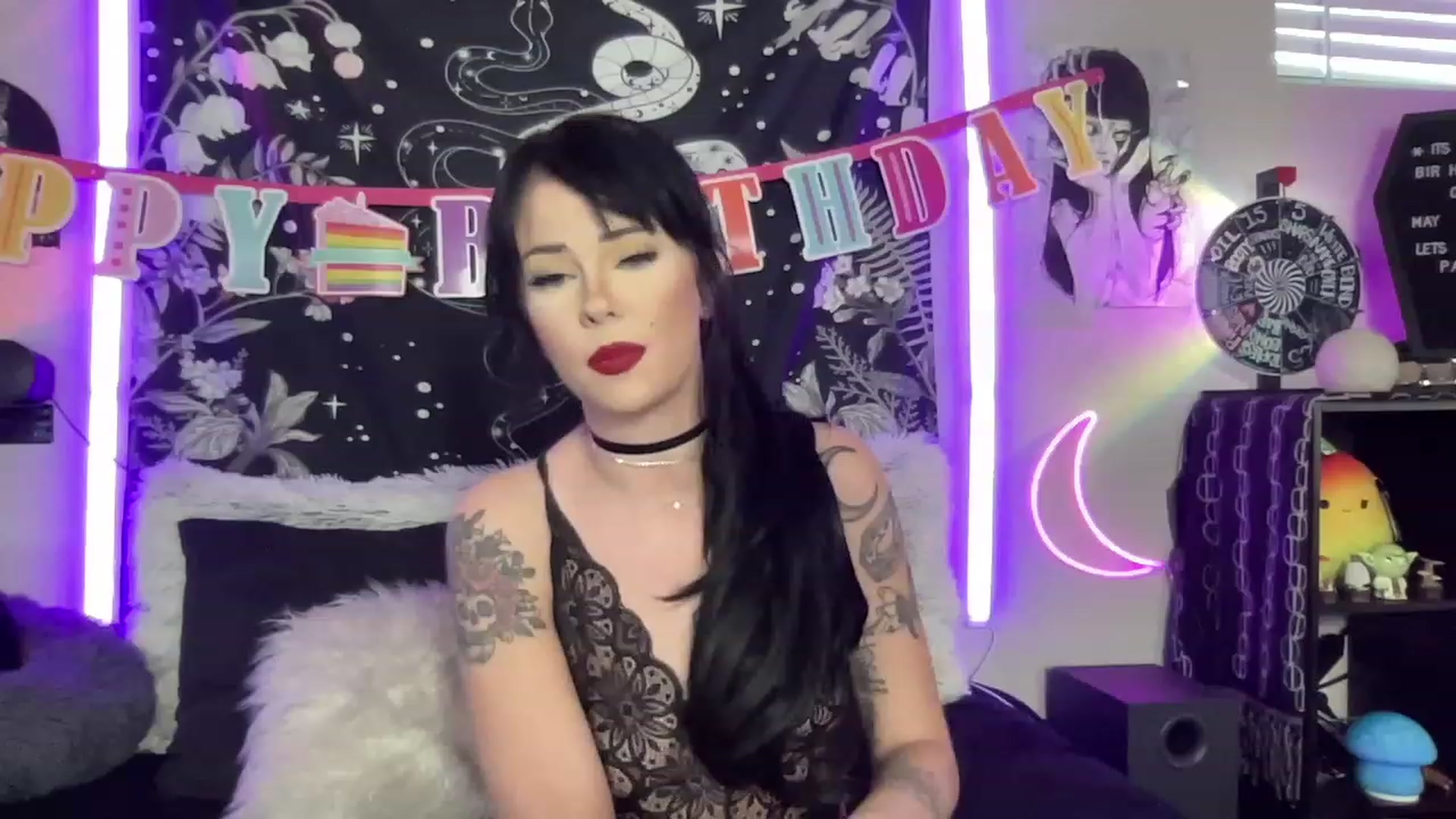 Gallery image thumbnail from RileyWoods's myfreecams stream on, 05/20/2023, 23:02 image 1 of 20