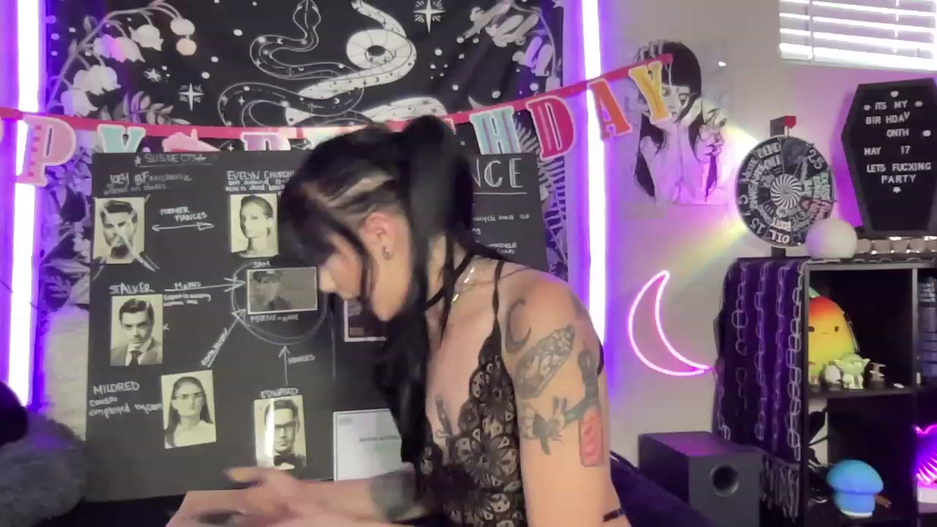 Gallery image thumbnail from RileyWoods's myfreecams stream on, 05/20/2023, 23:02 image 14 of 20