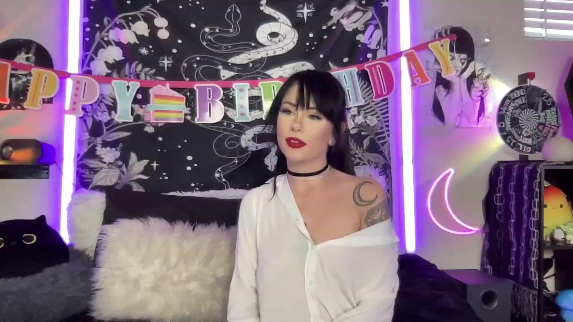 Gallery image thumbnail from RileyWoods's myfreecams stream on, 05/21/2023, 24:59 image 13 of 20