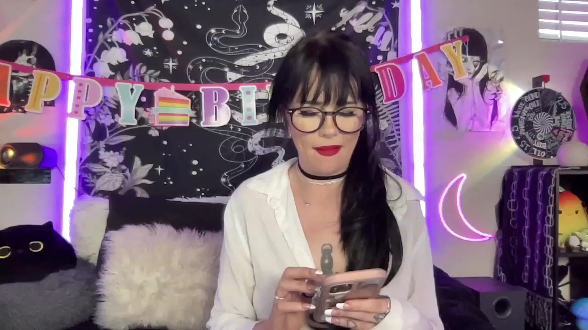 Gallery image thumbnail from RileyWoods's myfreecams stream on, 05/21/2023, 24:59 image 18 of 20