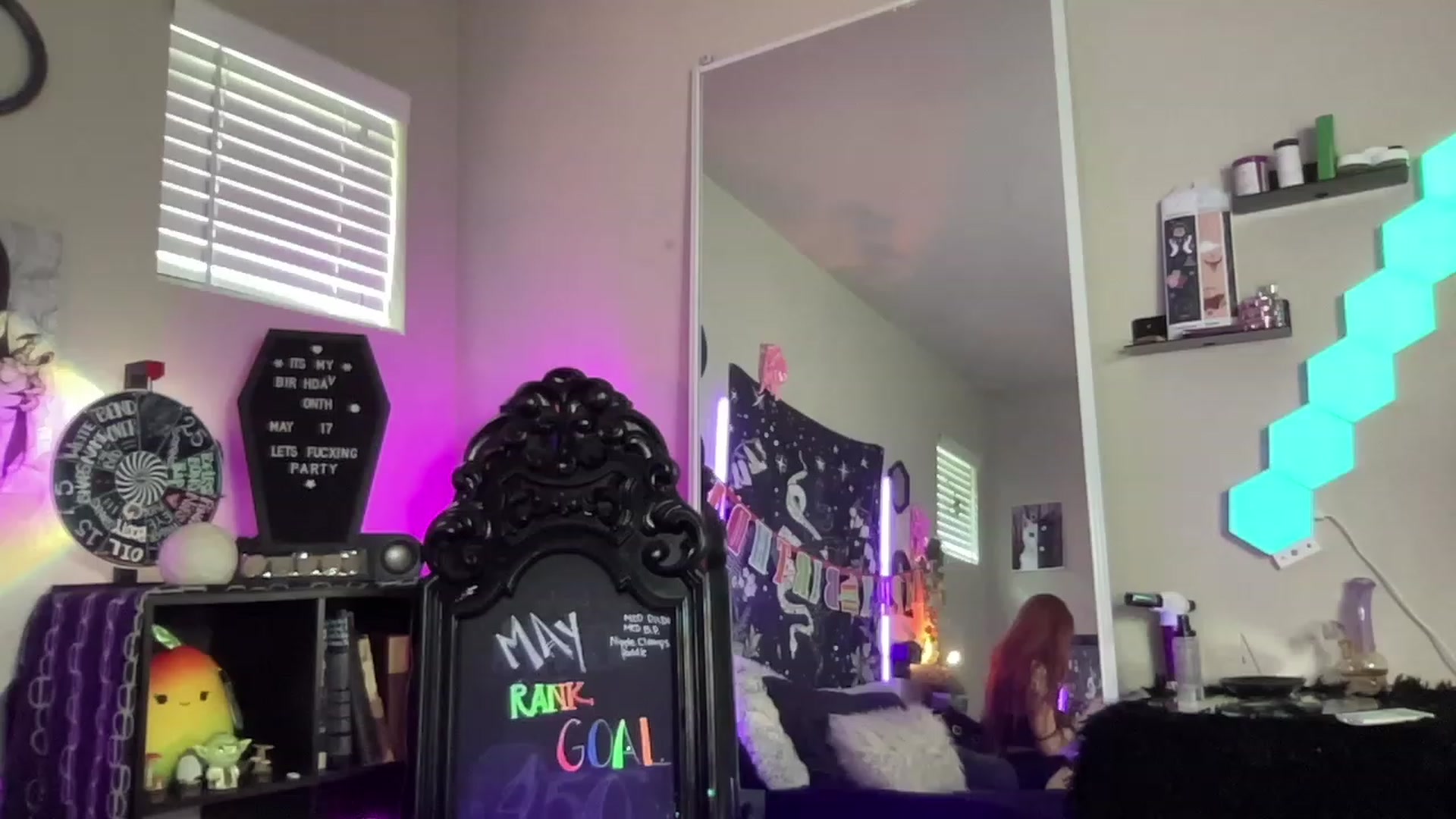 Gallery image thumbnail from RileyWoods's myfreecams stream on, 05/22/2023, 24:24 image 10 of 20