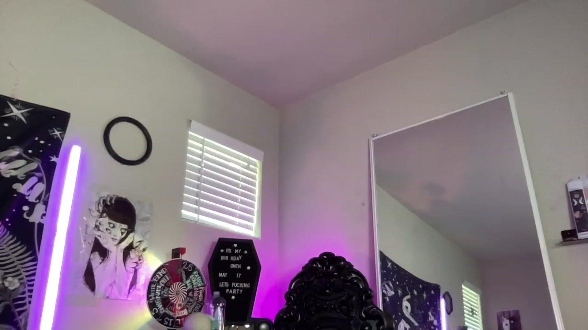 Gallery image thumbnail from RileyWoods's myfreecams stream on, 05/22/2023, 02:11 image 5 of 20