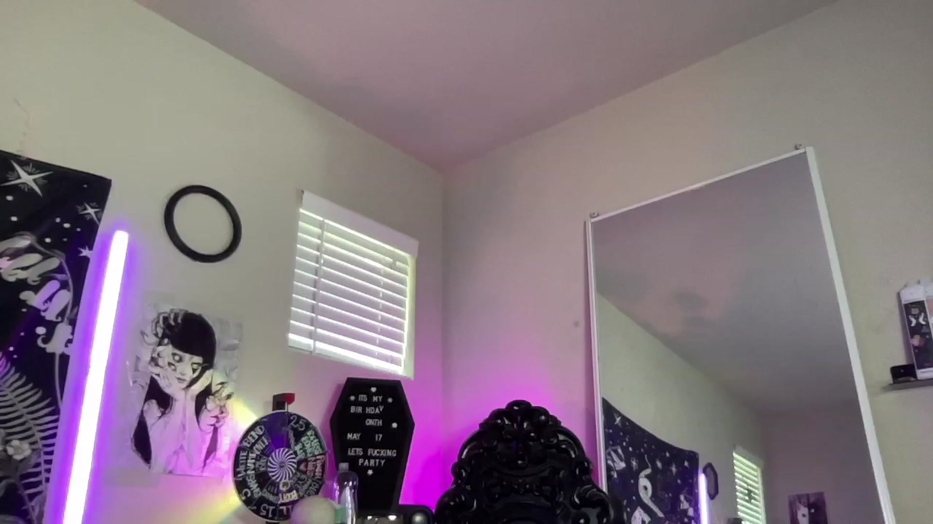Gallery image thumbnail from RileyWoods's myfreecams stream on, 05/22/2023, 02:11 image 4 of 20
