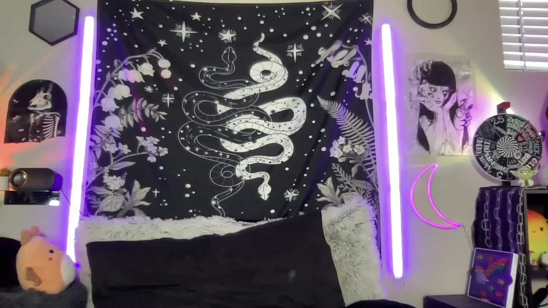 Gallery image thumbnail from RileyWoods's myfreecams stream on, 05/27/2023, 02:43 image 7 of 20