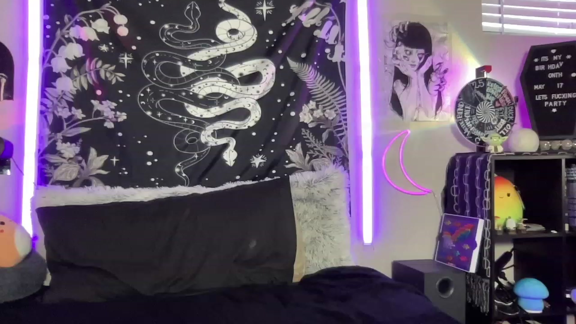 Gallery image thumbnail from RileyWoods's myfreecams stream on, 05/27/2023, 02:43 image 14 of 20