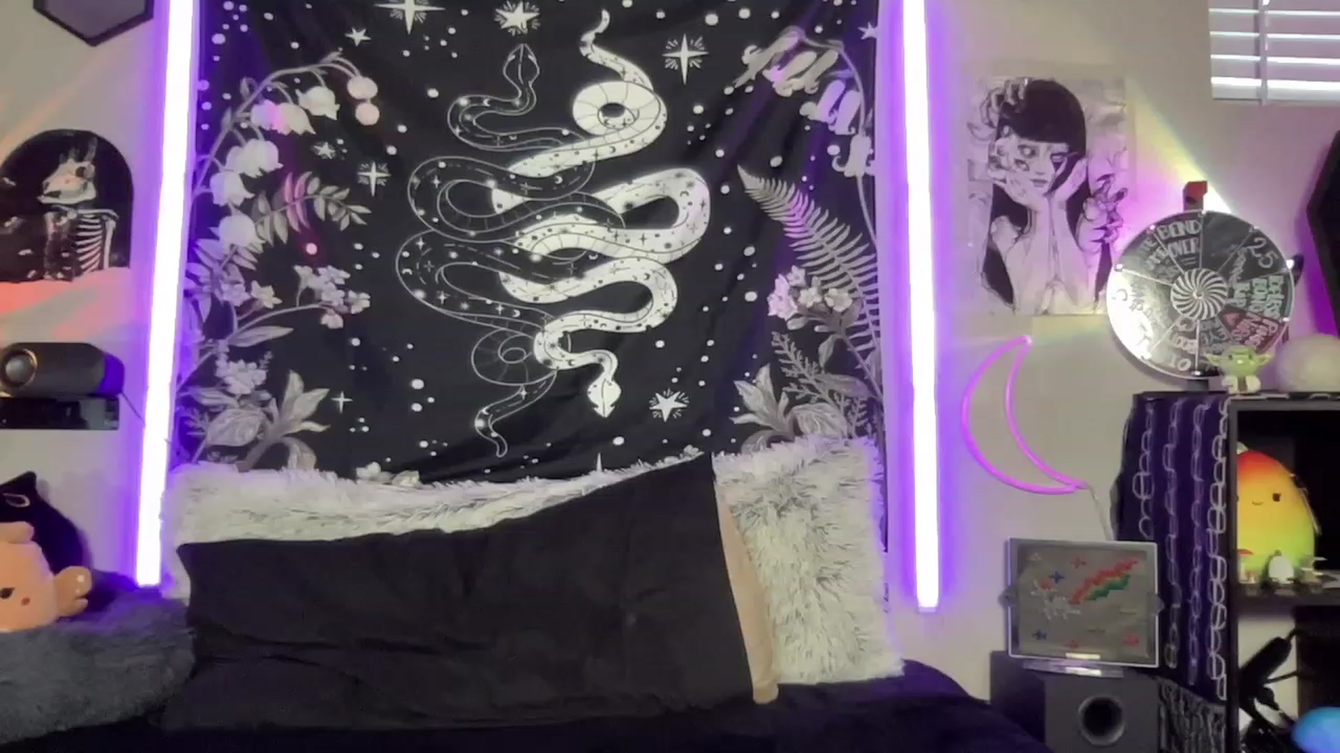 Gallery image thumbnail from RileyWoods's myfreecams stream on, 05/28/2023, 02:39 image 15 of 20