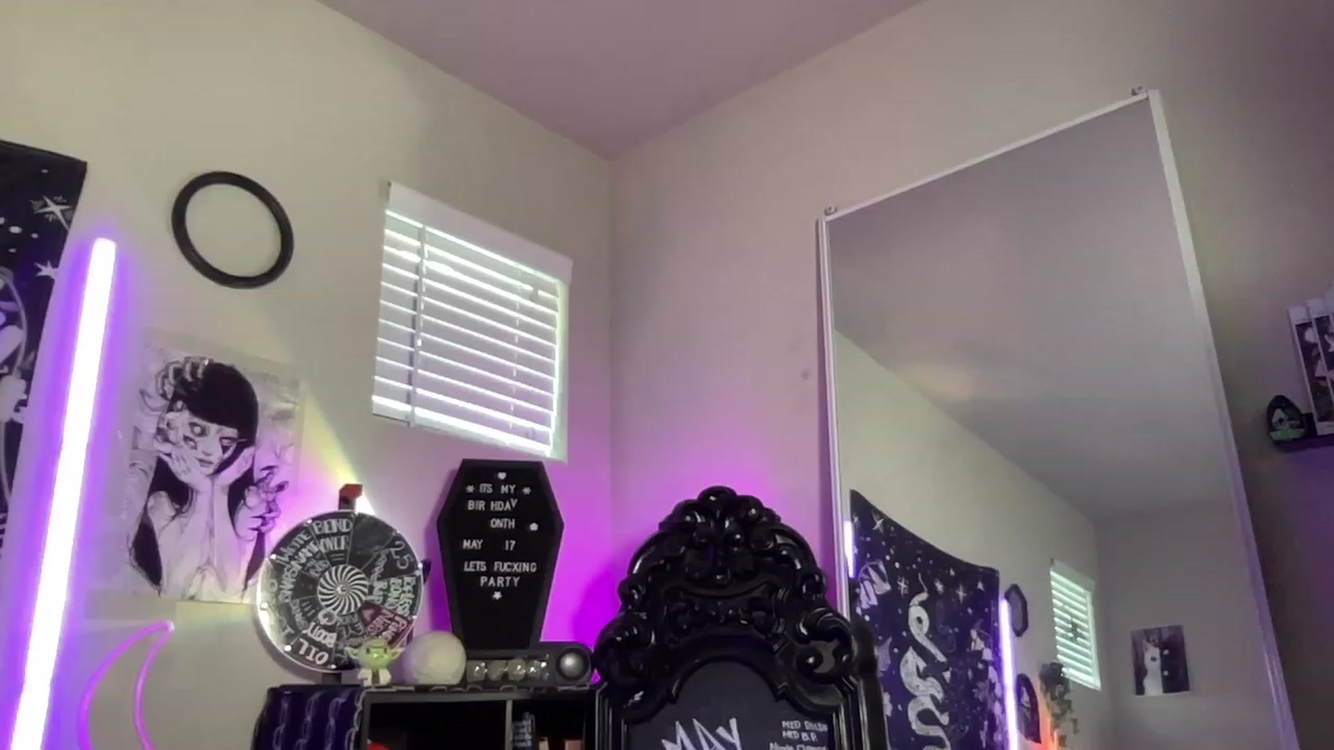 Gallery image thumbnail from RileyWoods's myfreecams stream on, 05/28/2023, 02:39 image 14 of 20