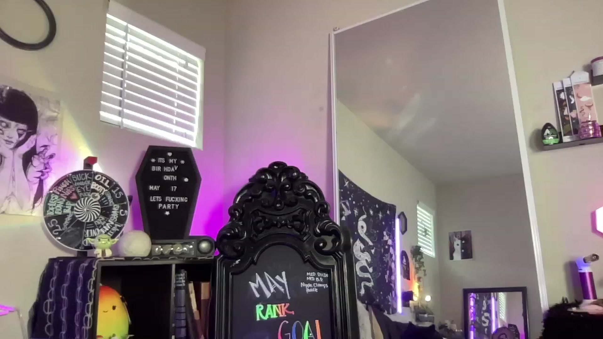 Gallery image thumbnail from RileyWoods's myfreecams stream on, 05/28/2023, 02:39 image 4 of 20