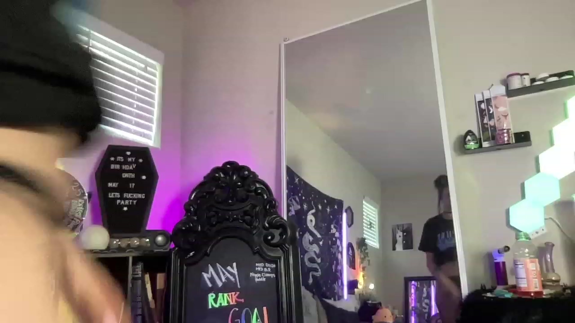Gallery image thumbnail from RileyWoods's myfreecams stream on, 05/28/2023, 02:39 image 8 of 20