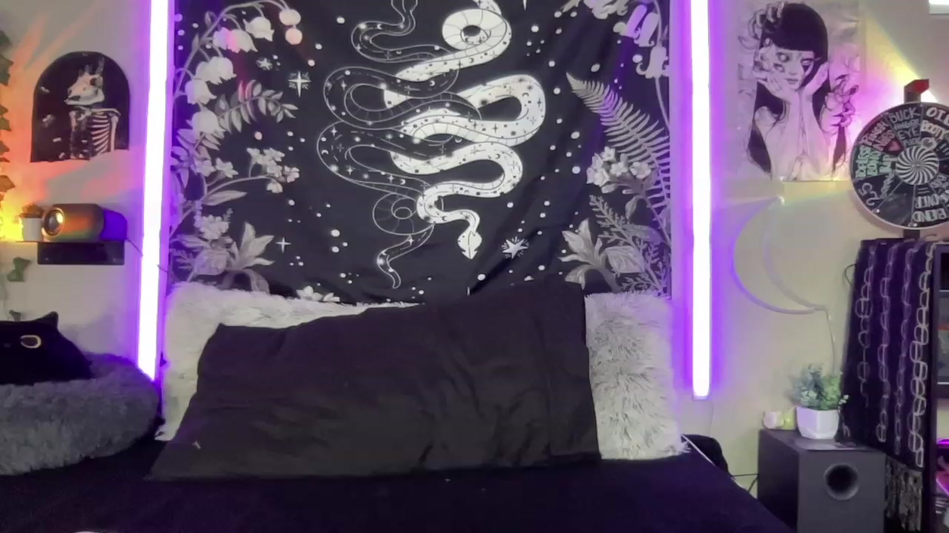 Gallery image thumbnail from RileyWoods's myfreecams stream on, 05/31/2023, 02:34 image 1 of 20