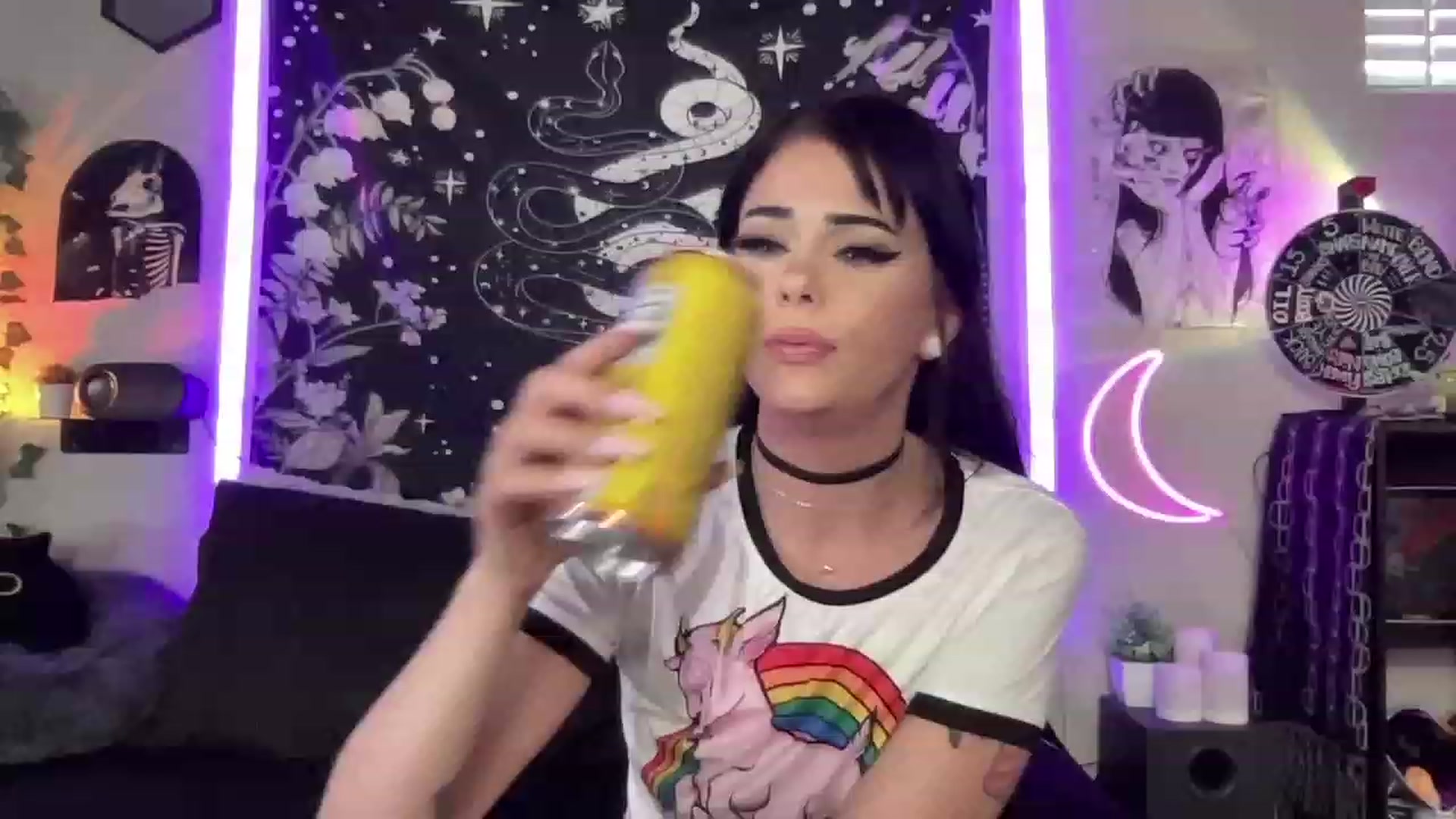 Gallery image thumbnail from RileyWoods's myfreecams stream on, 06/01/2023, 24:02 image 7 of 20