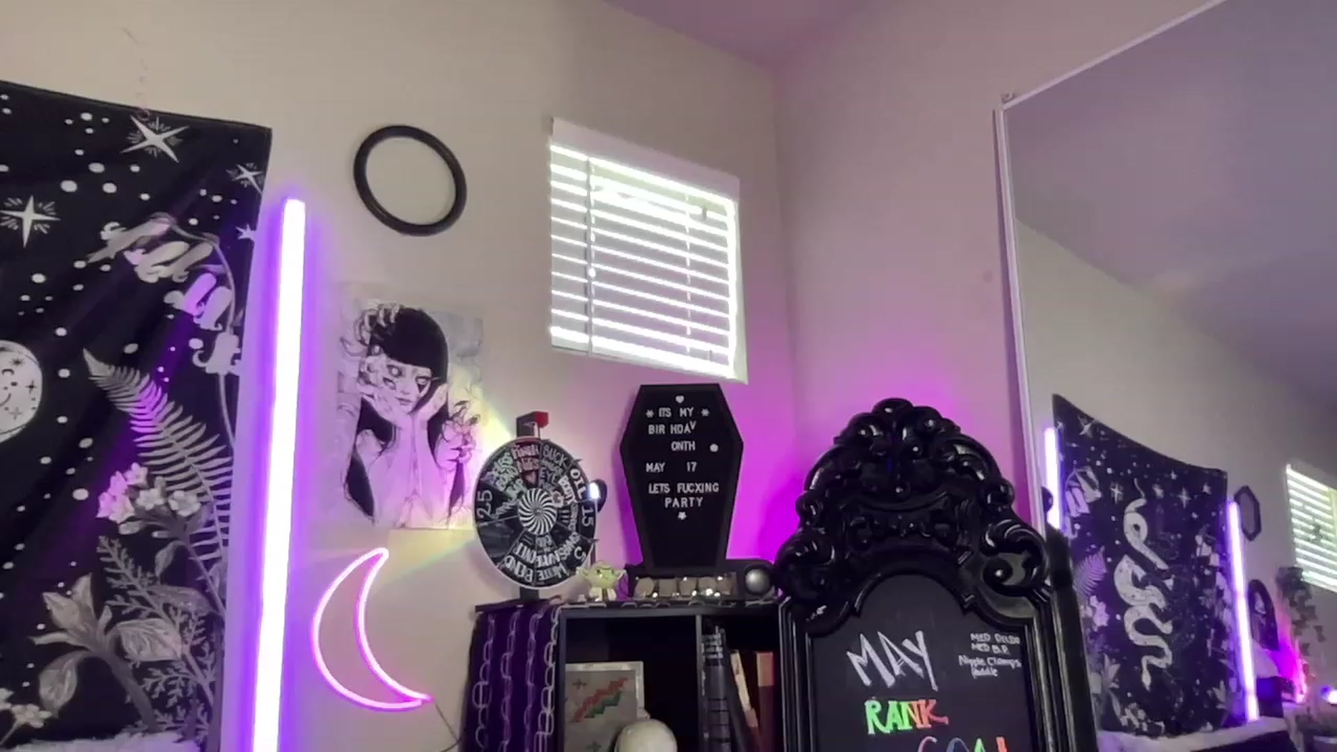 Gallery image thumbnail from RileyWoods's myfreecams stream on, 06/02/2023, 24:01 image 1 of 20