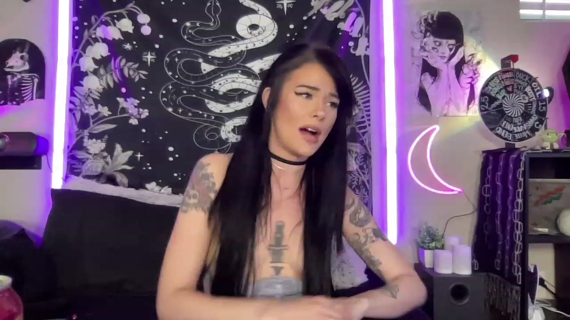 Gallery image thumbnail from RileyWoods's myfreecams stream on, 06/02/2023, 02:17 image 7 of 20