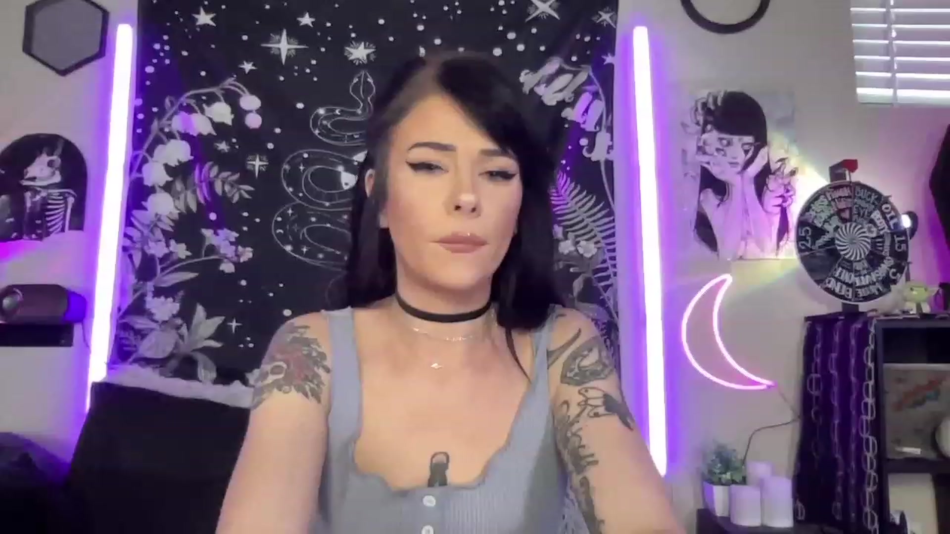 Gallery image thumbnail from RileyWoods's myfreecams stream on, 06/02/2023, 02:17 image 12 of 20