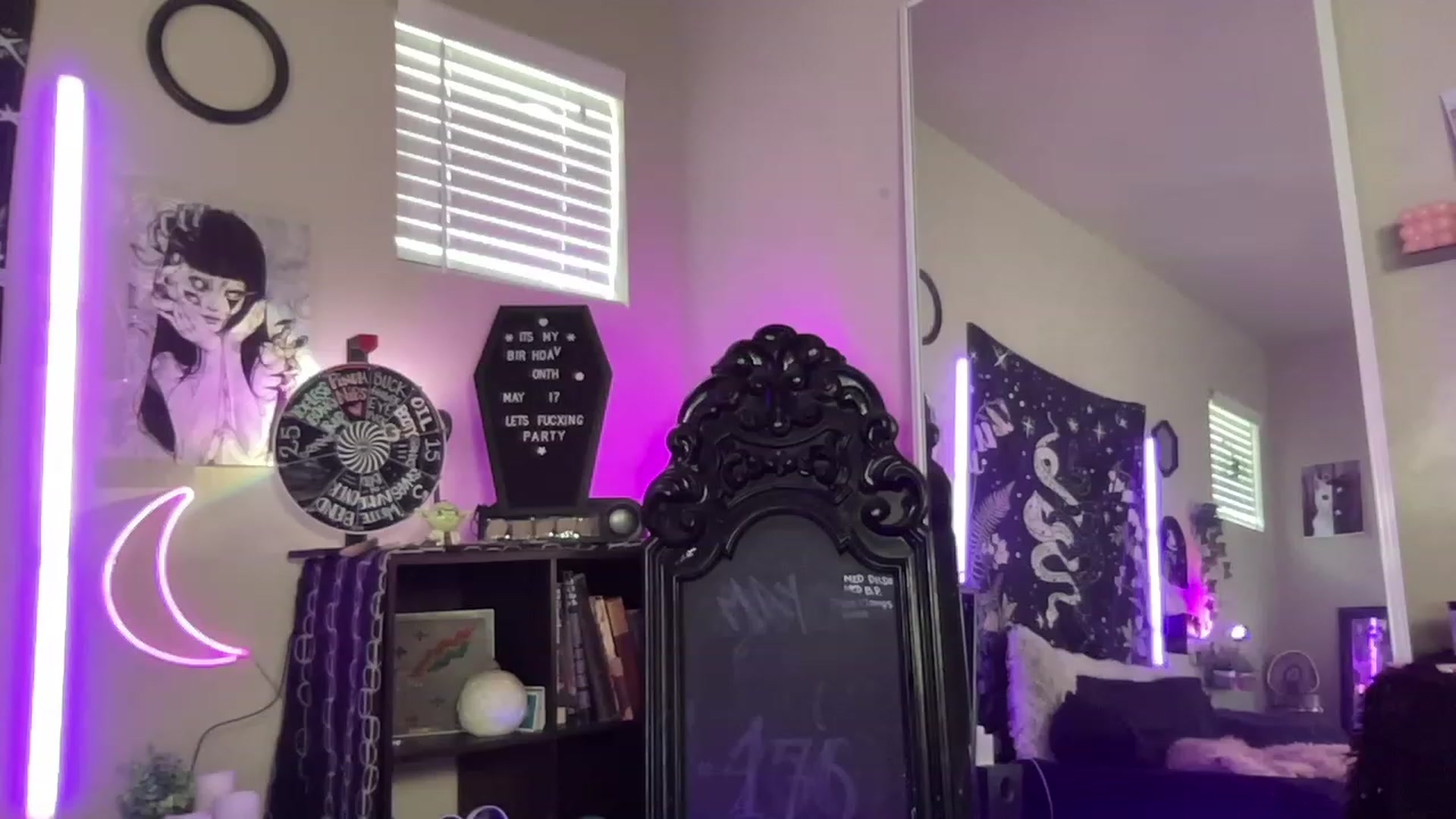 Gallery image thumbnail from RileyWoods's myfreecams stream on, 06/03/2023, 03:31 image 8 of 20