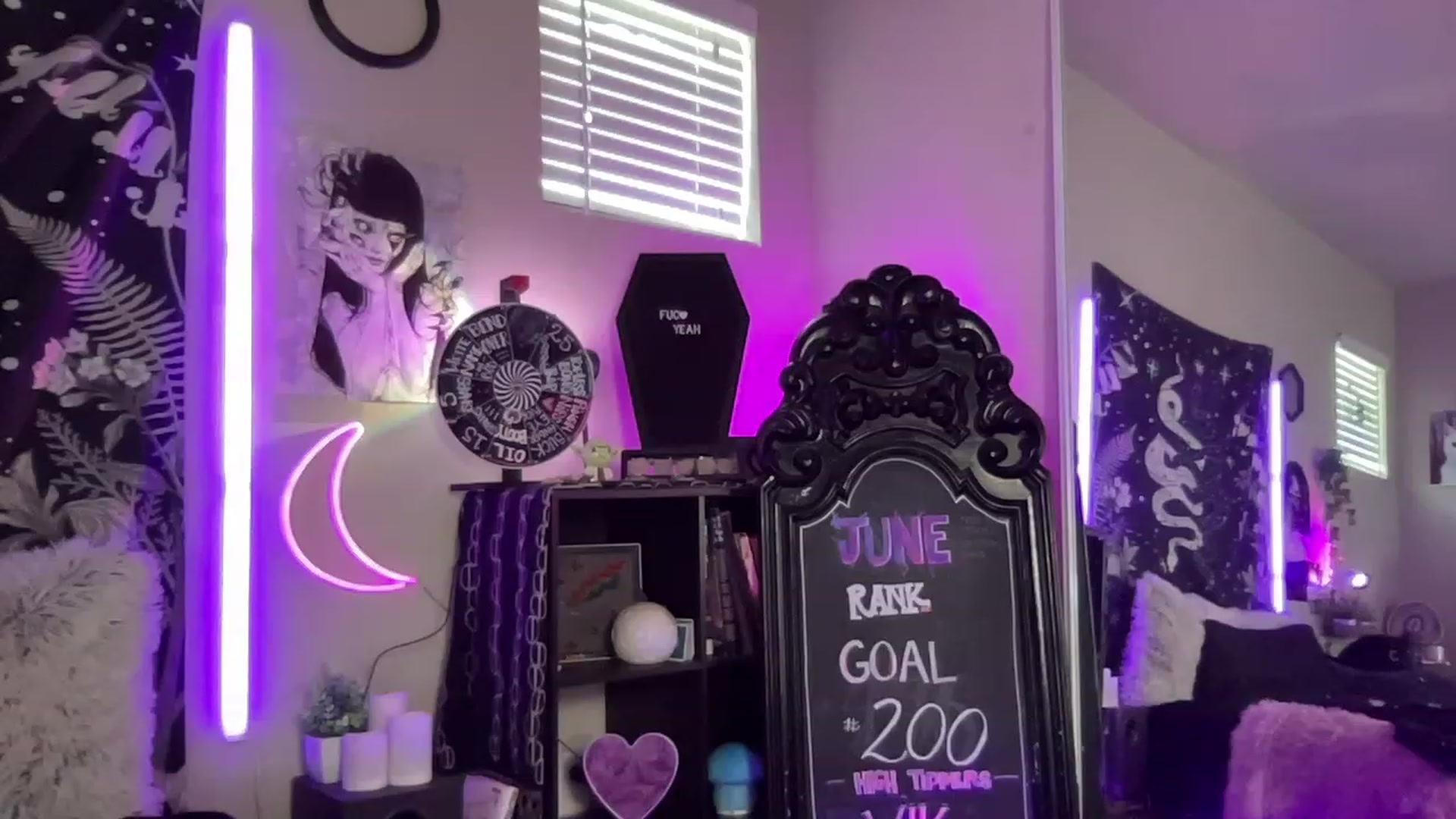 Gallery image thumbnail from RileyWoods's myfreecams stream on, 06/04/2023, 24:01 image 14 of 20