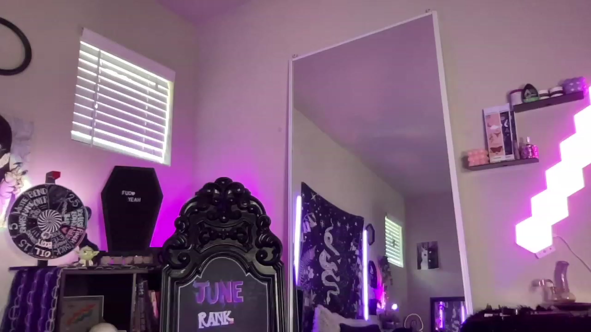 Gallery image thumbnail from RileyWoods's myfreecams stream on, 06/04/2023, 01:51 image 20 of 20