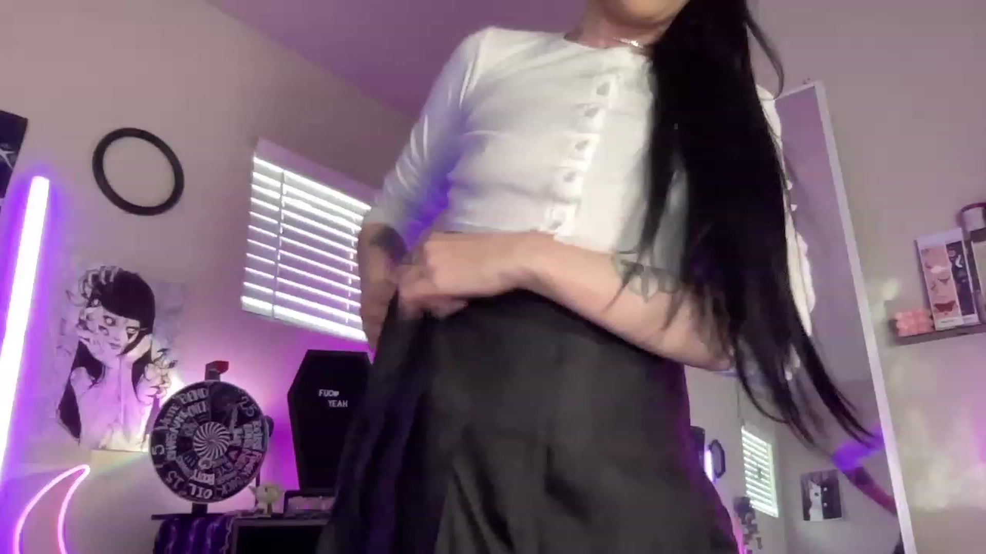 Gallery image thumbnail from RileyWoods's myfreecams stream on, 06/04/2023, 01:51 image 13 of 20