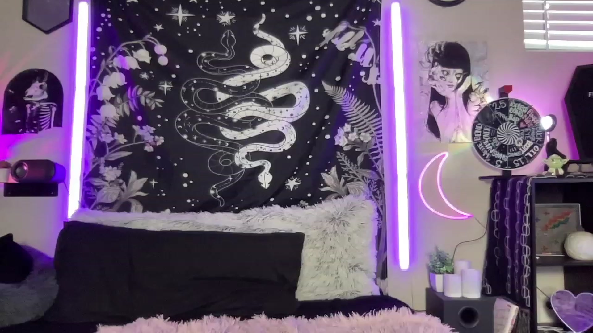Gallery image thumbnail from RileyWoods's myfreecams stream on, 06/05/2023, 24:02 image 18 of 20