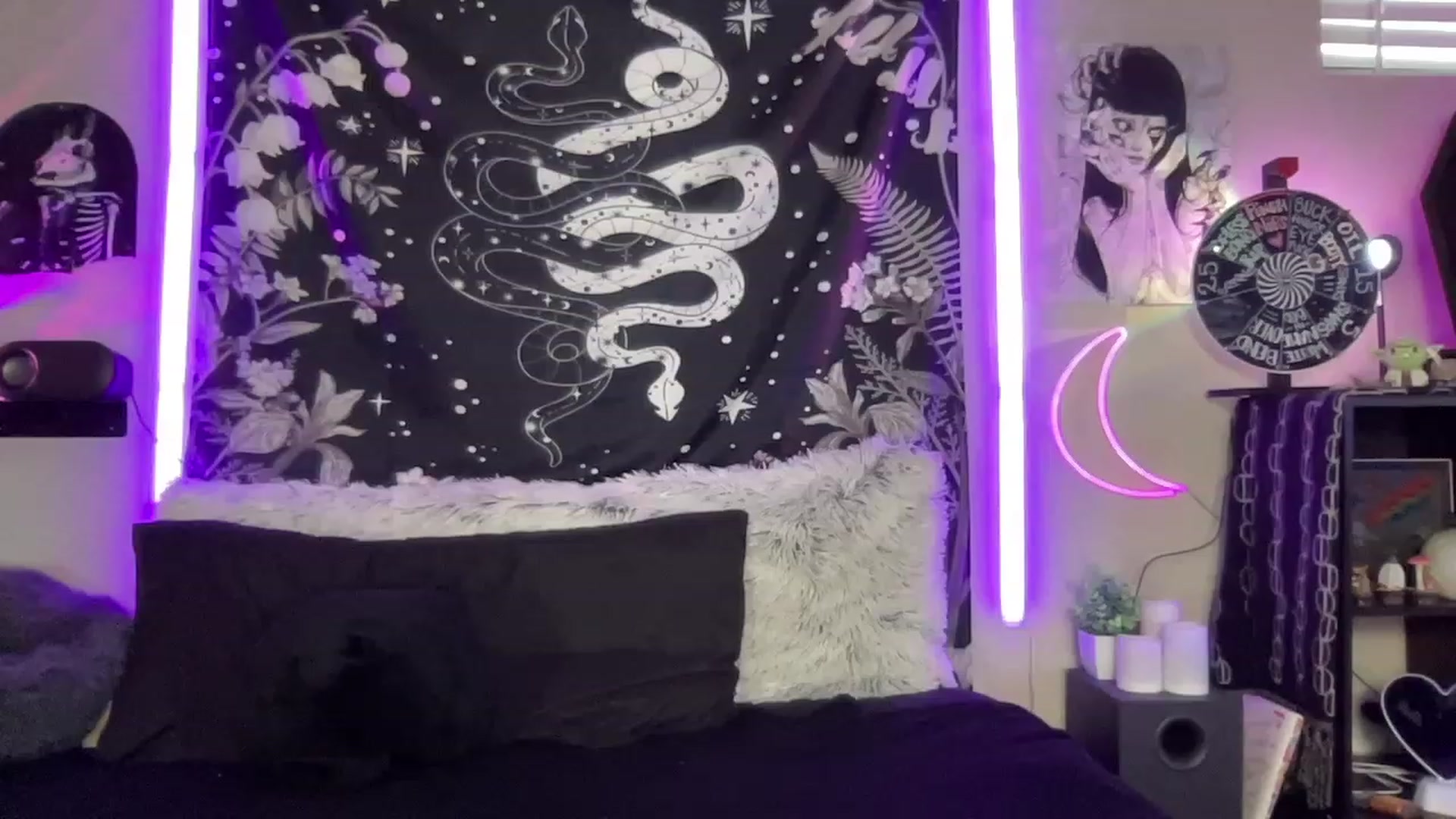 Gallery image thumbnail from RileyWoods's myfreecams stream on, 06/06/2023, 02:44 image 2 of 20