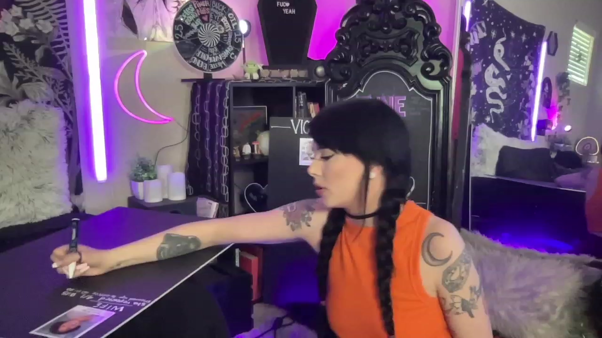 Gallery image thumbnail from RileyWoods's myfreecams stream on, 06/06/2023, 02:44 image 15 of 20