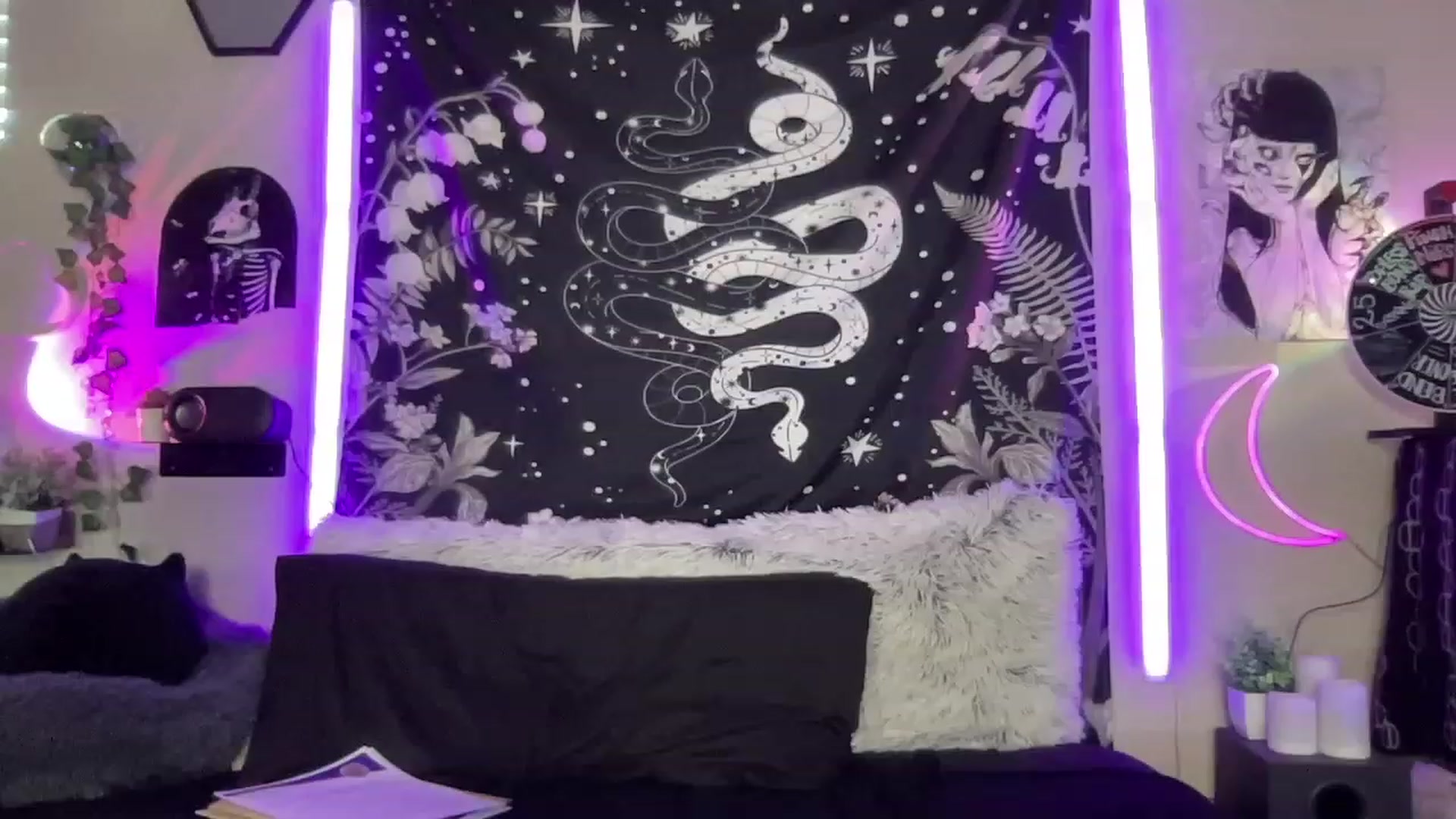 Gallery image thumbnail from RileyWoods's myfreecams stream on, 06/06/2023, 02:44 image 9 of 20