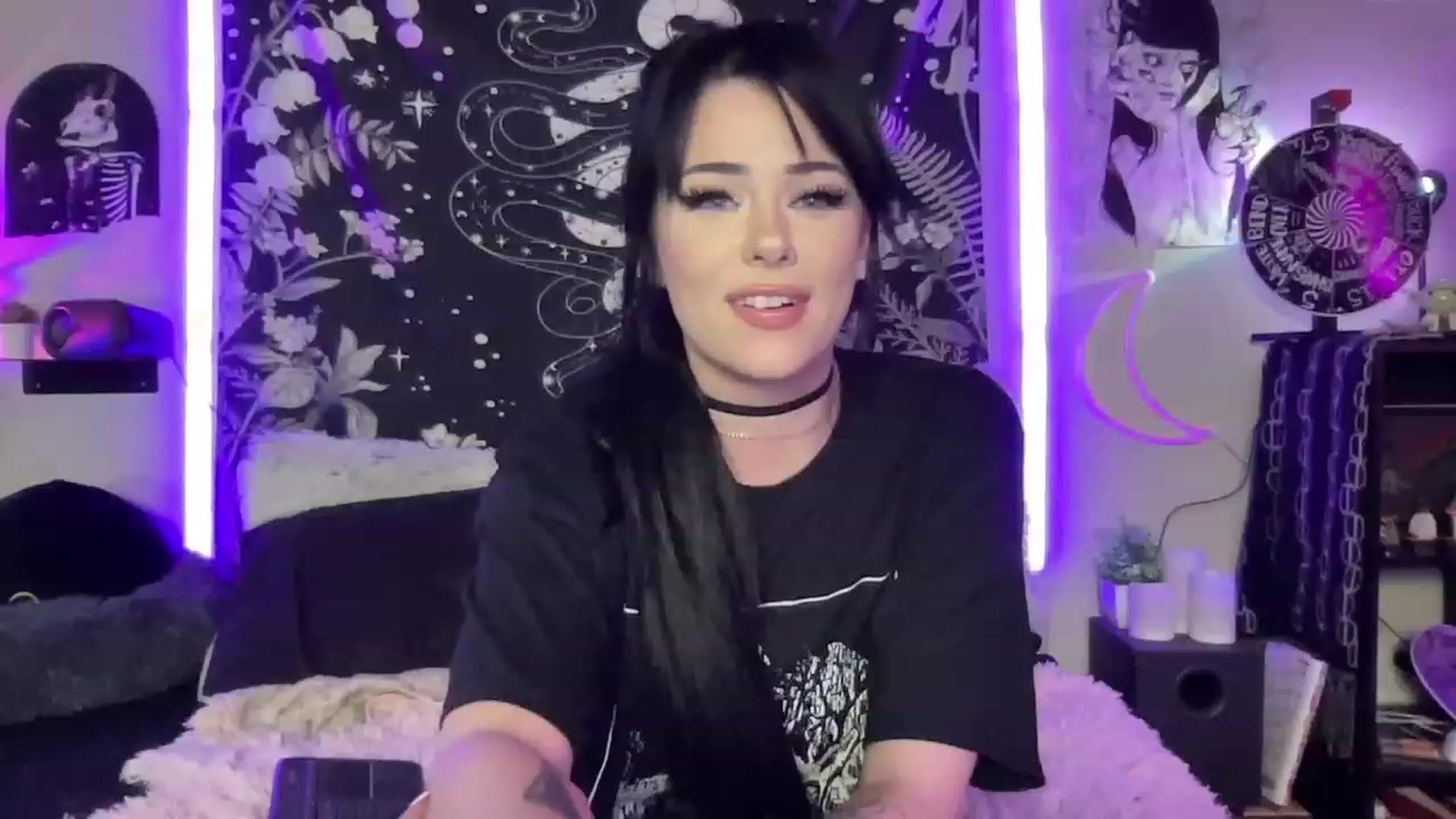 Gallery image thumbnail from RileyWoods's myfreecams stream on, 06/09/2023, 24:41 image 20 of 20