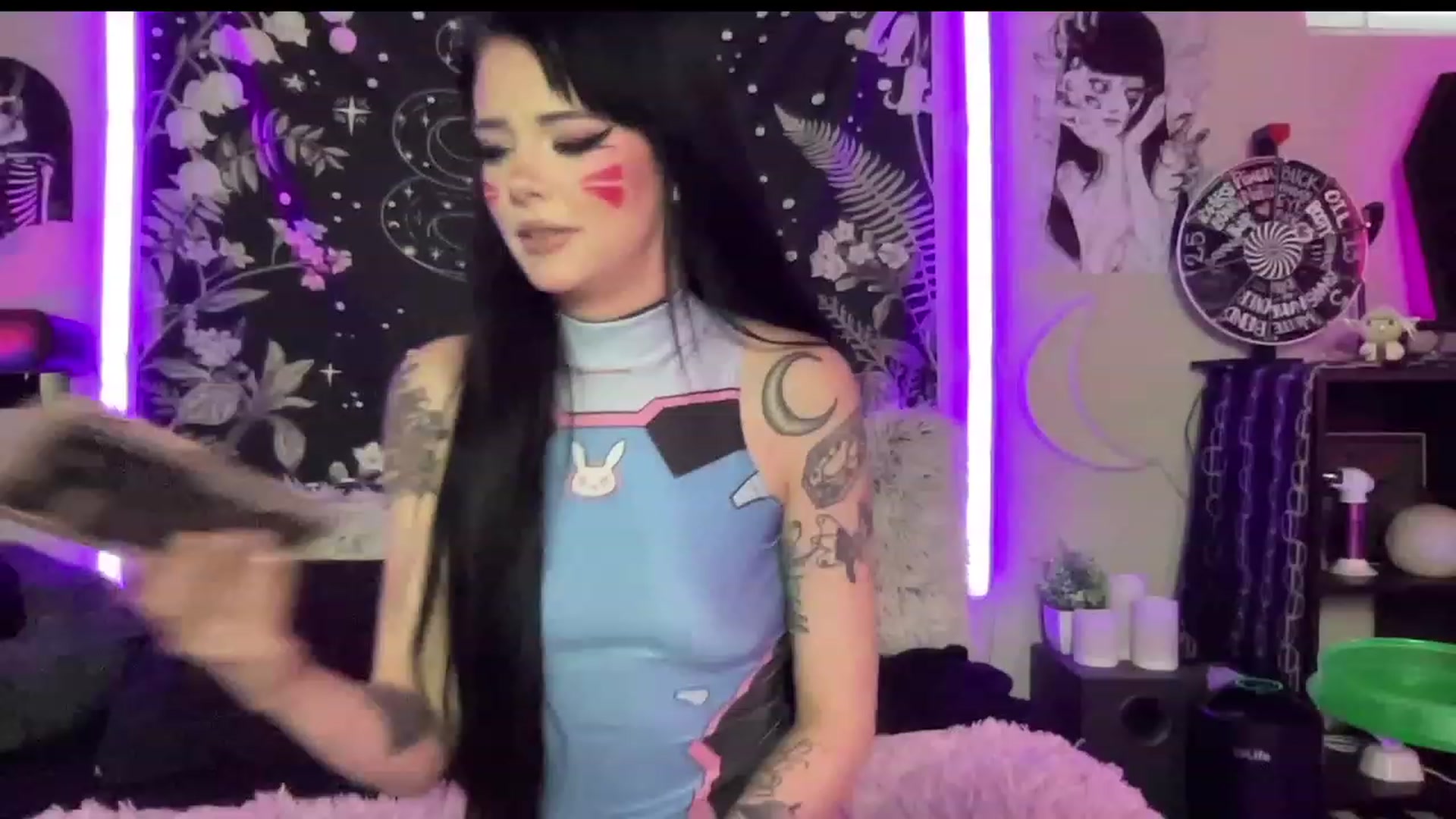 Gallery image thumbnail from RileyWoods's myfreecams stream on, 06/10/2023, 24:04 image 1 of 20