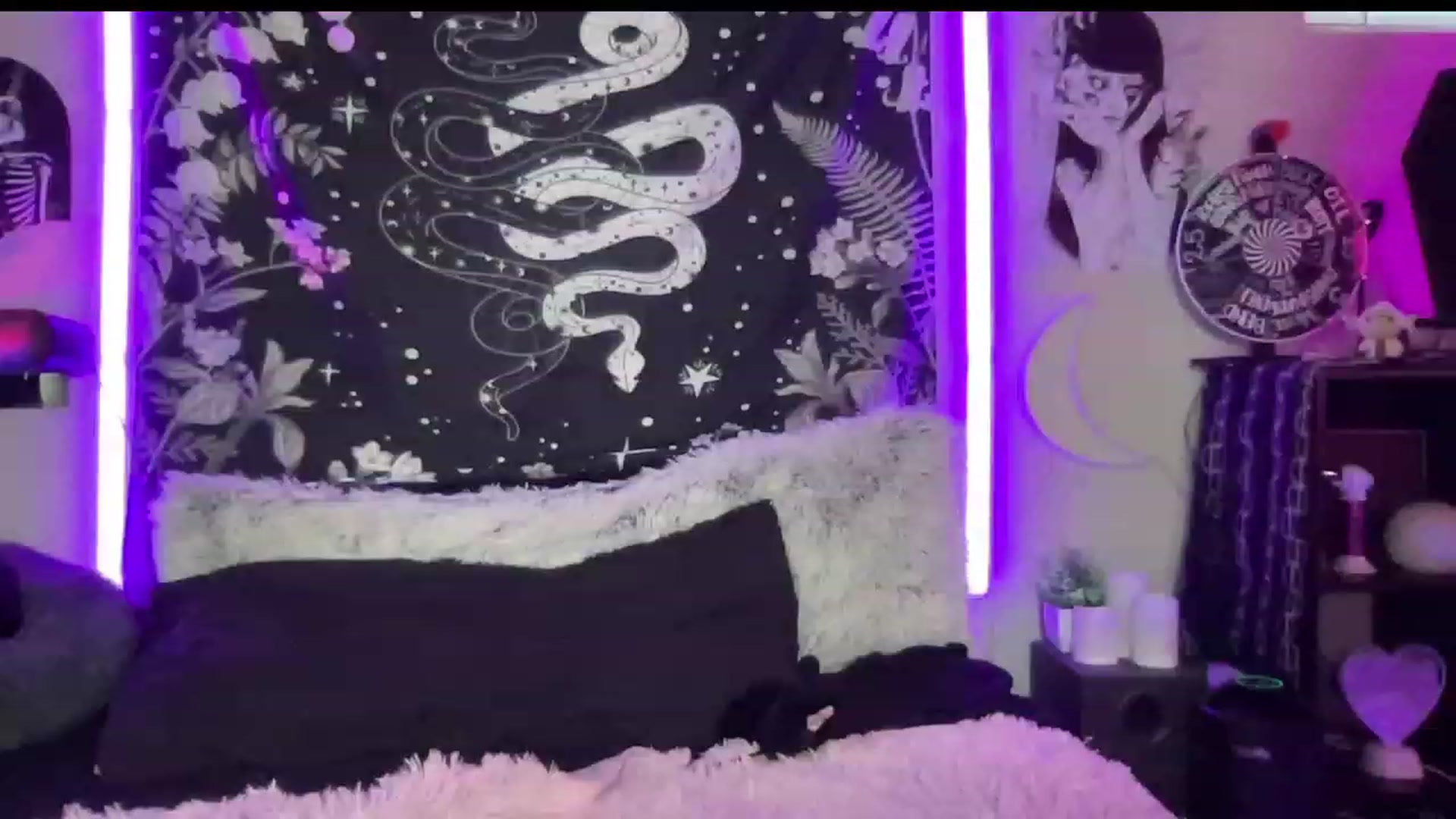 Gallery image thumbnail from RileyWoods's myfreecams stream on, 06/10/2023, 24:04 image 2 of 20