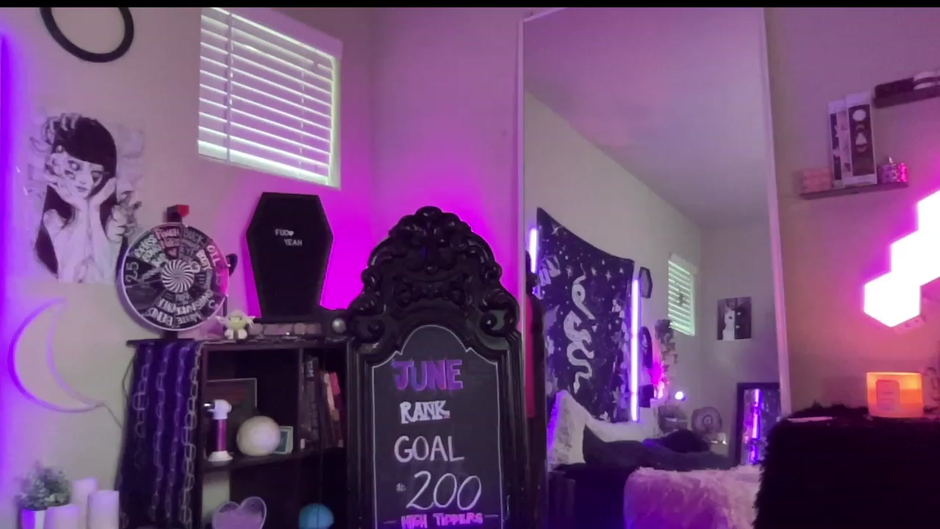 Gallery image thumbnail from RileyWoods's myfreecams stream on, 06/10/2023, 24:04 image 19 of 20