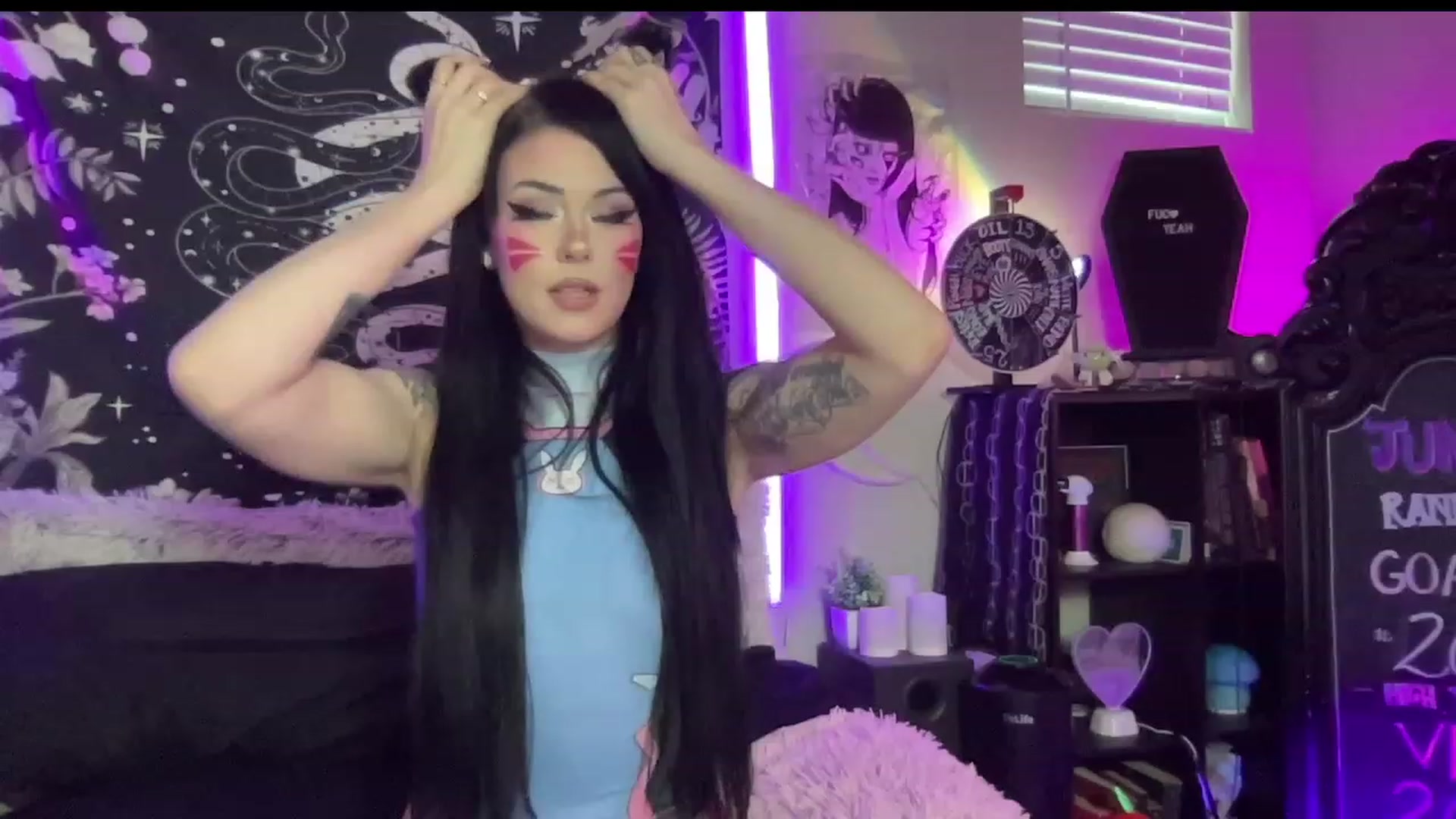 Gallery image thumbnail from RileyWoods's myfreecams stream on, 06/10/2023, 01:50 image 6 of 20