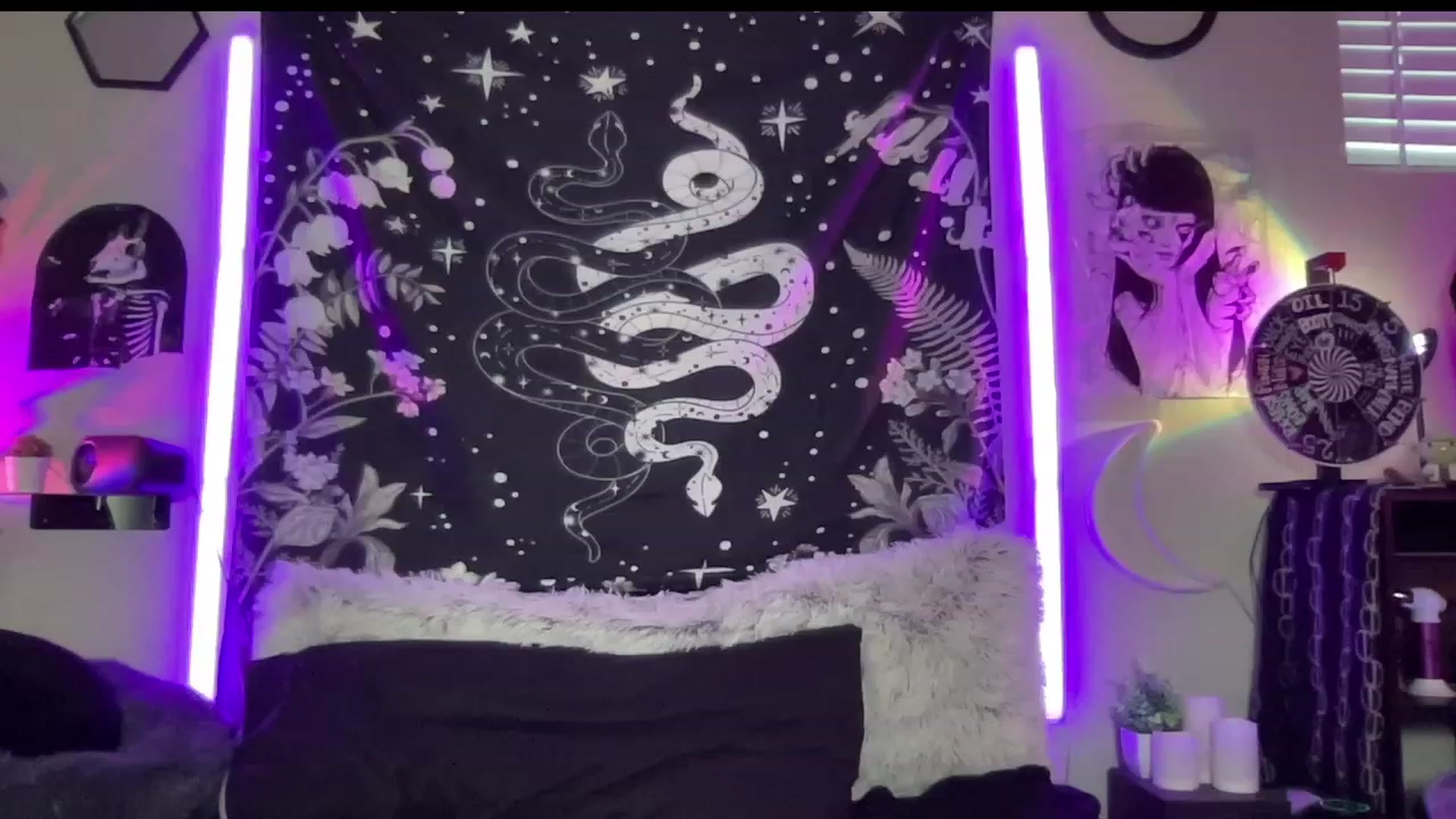 Gallery image thumbnail from RileyWoods's myfreecams stream on, 06/10/2023, 01:50 image 11 of 20