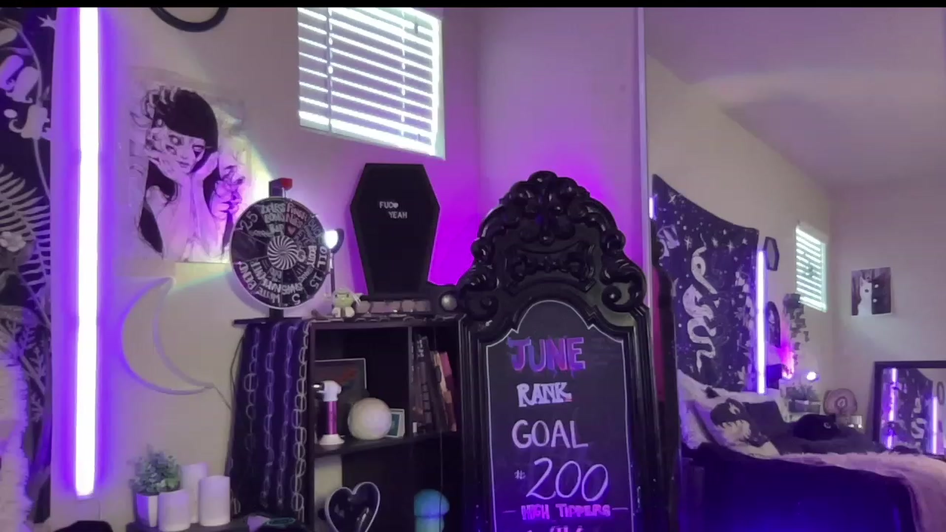Gallery image thumbnail from RileyWoods's myfreecams stream on, 06/11/2023, 24:01 image 15 of 20
