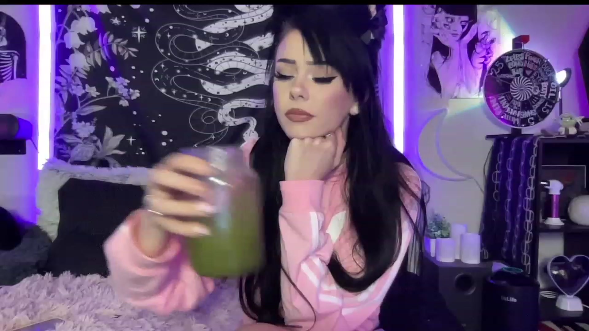 Gallery image thumbnail from RileyWoods's myfreecams stream on, 06/11/2023, 24:01 image 8 of 20