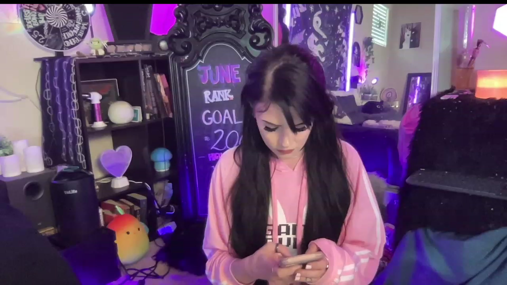 Gallery image thumbnail from RileyWoods's myfreecams stream on, 06/11/2023, 03:28 image 6 of 20