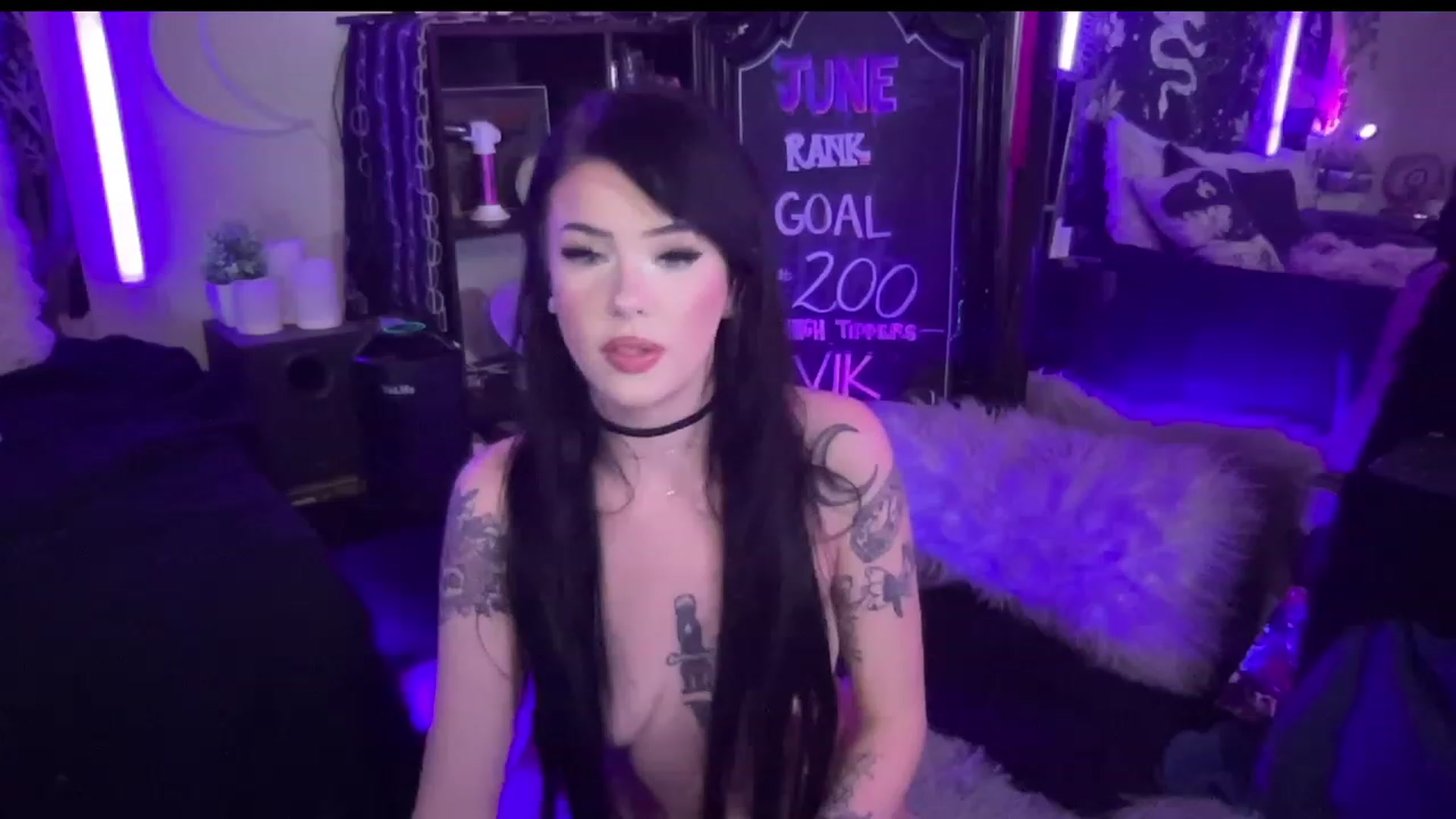 Gallery image thumbnail from RileyWoods's myfreecams stream on, 06/11/2023, 04:12 image 6 of 20