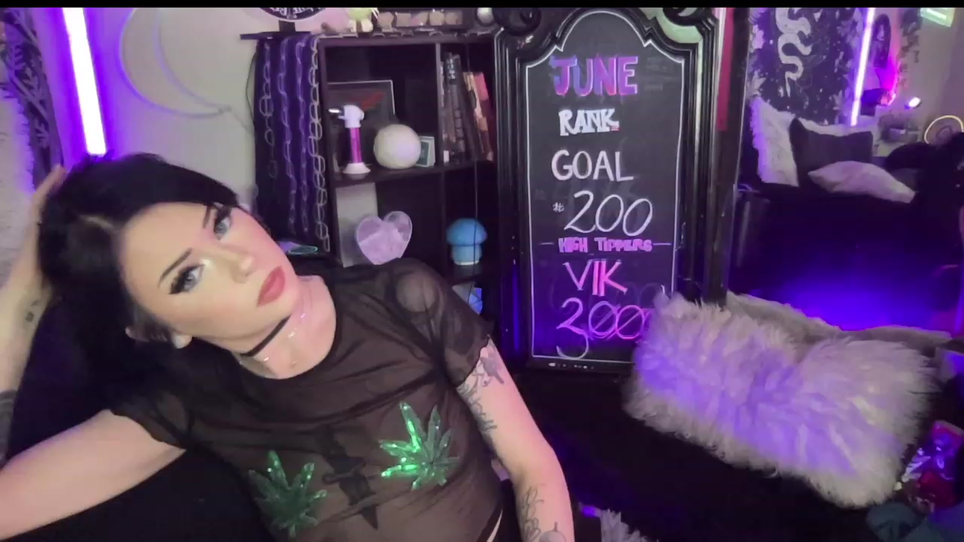 Gallery image thumbnail from RileyWoods's myfreecams stream on, 06/12/2023, 03:13 image 6 of 20