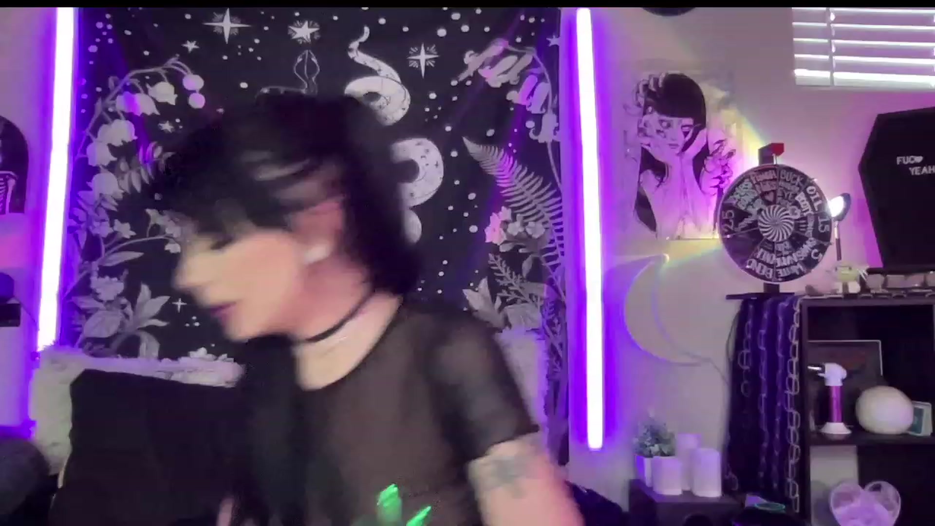 Gallery image thumbnail from RileyWoods's myfreecams stream on, 06/12/2023, 03:13 image 7 of 20