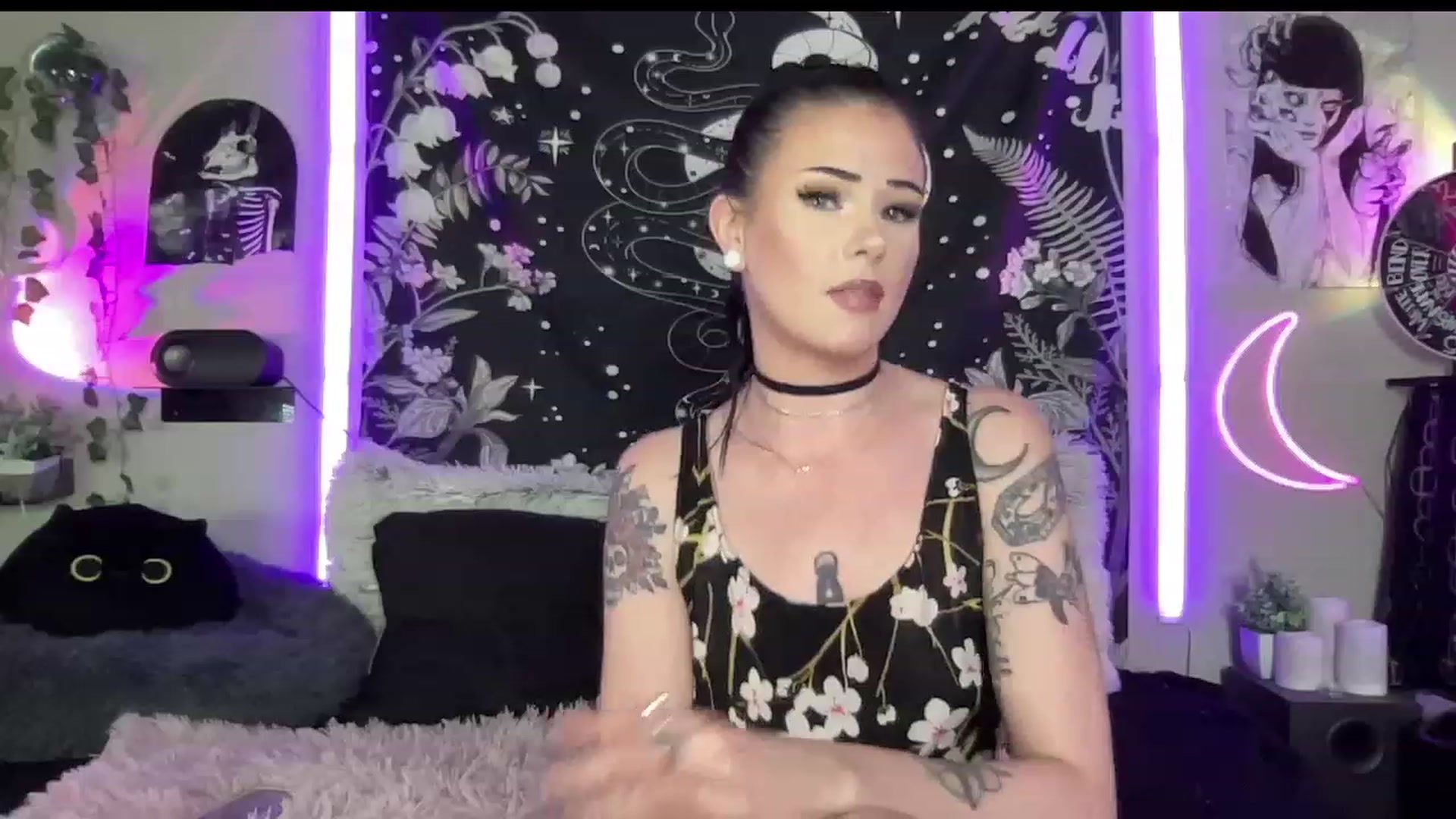 Gallery image thumbnail from RileyWoods's myfreecams stream on, 06/13/2023, 01:58 image 17 of 20