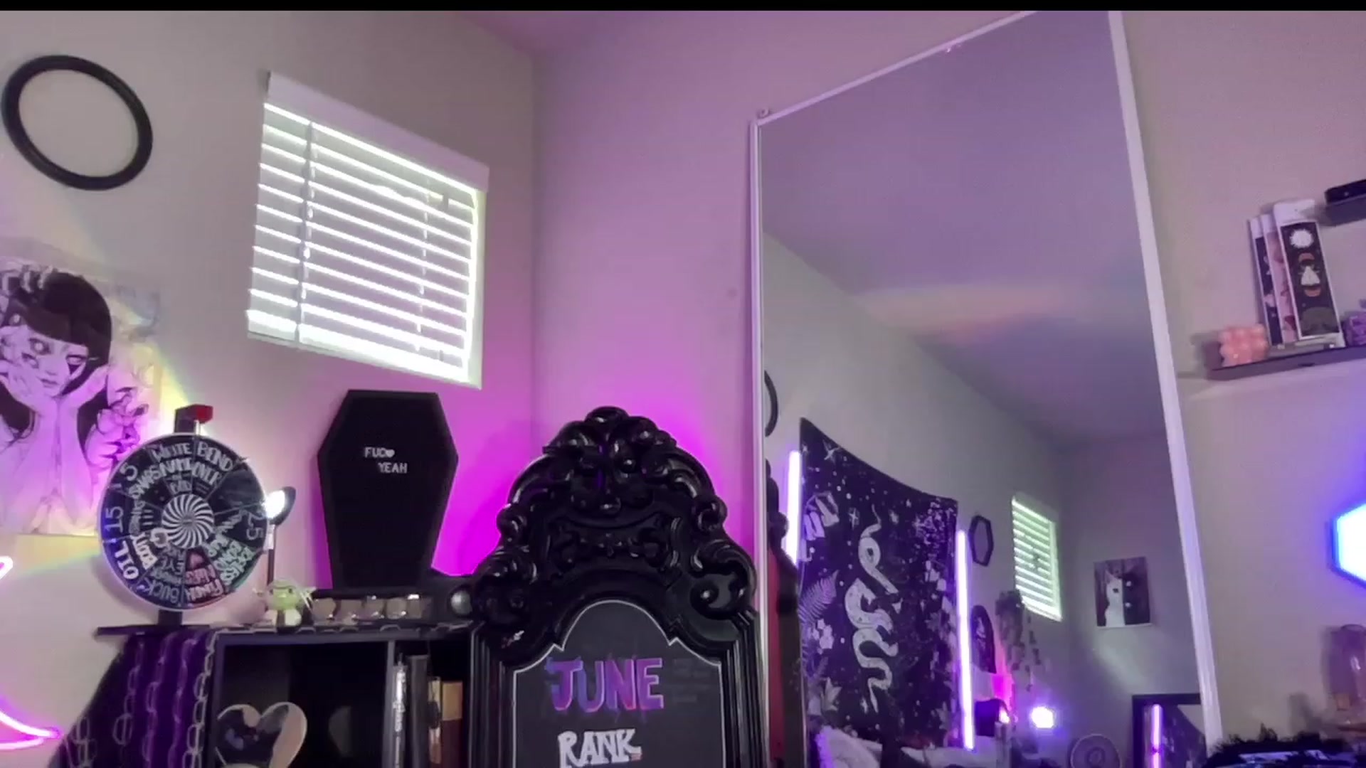Gallery image thumbnail from RileyWoods's myfreecams stream on, 06/14/2023, 02:07 image 5 of 20