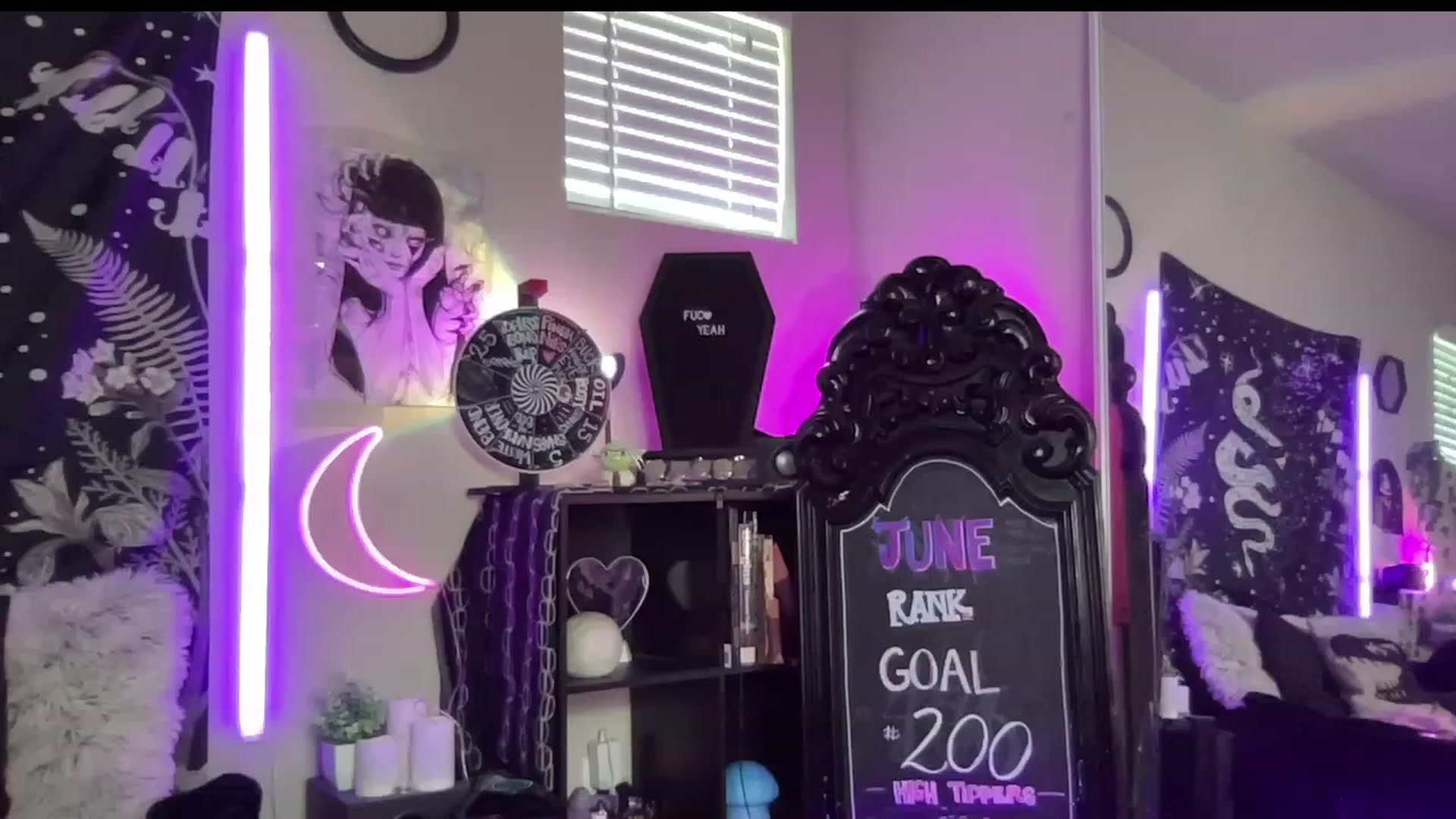 Gallery image thumbnail from RileyWoods's myfreecams stream on, 06/14/2023, 02:07 image 10 of 20