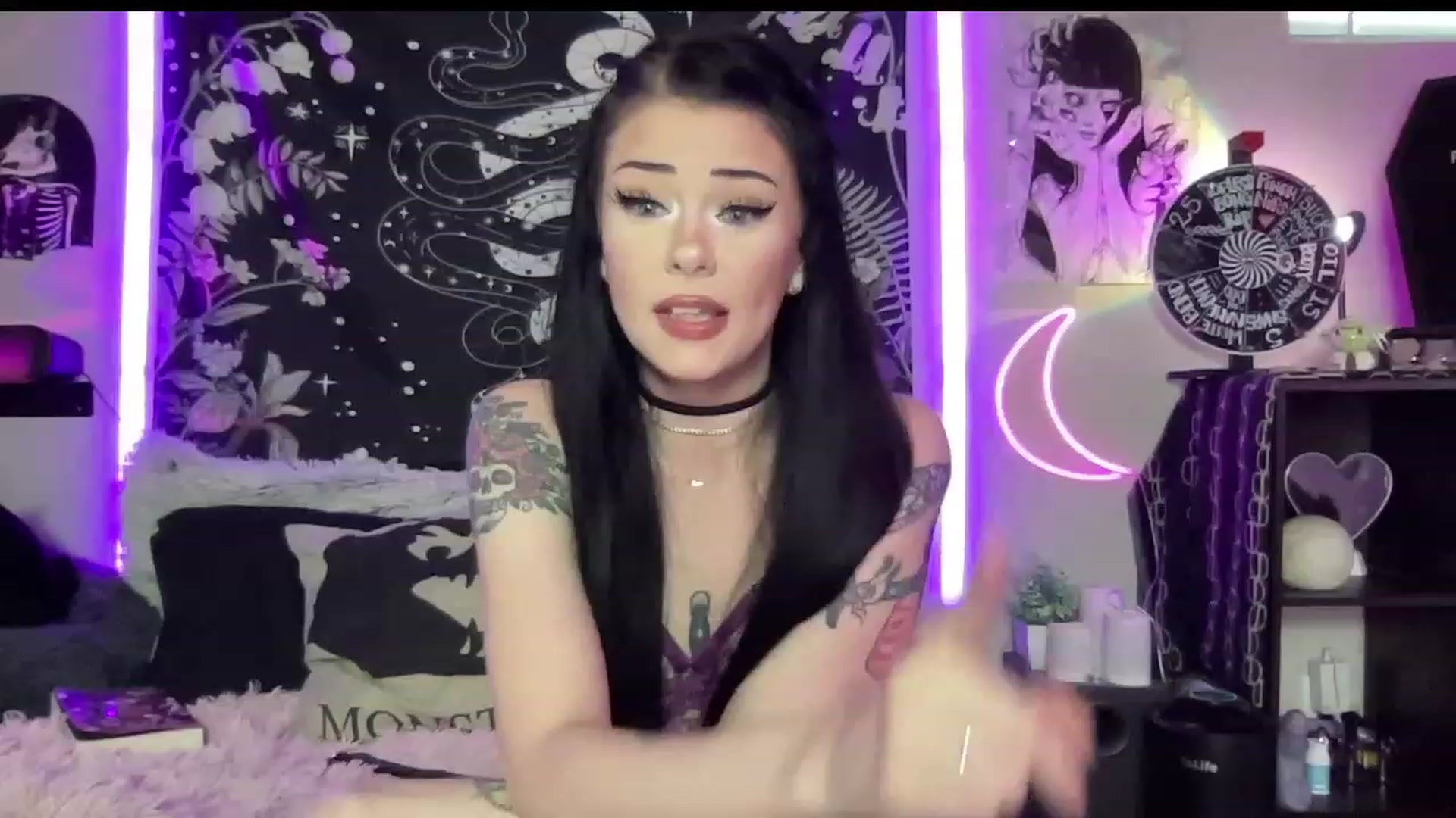 Gallery image thumbnail from RileyWoods's myfreecams stream on, 06/14/2023, 02:07 image 9 of 20