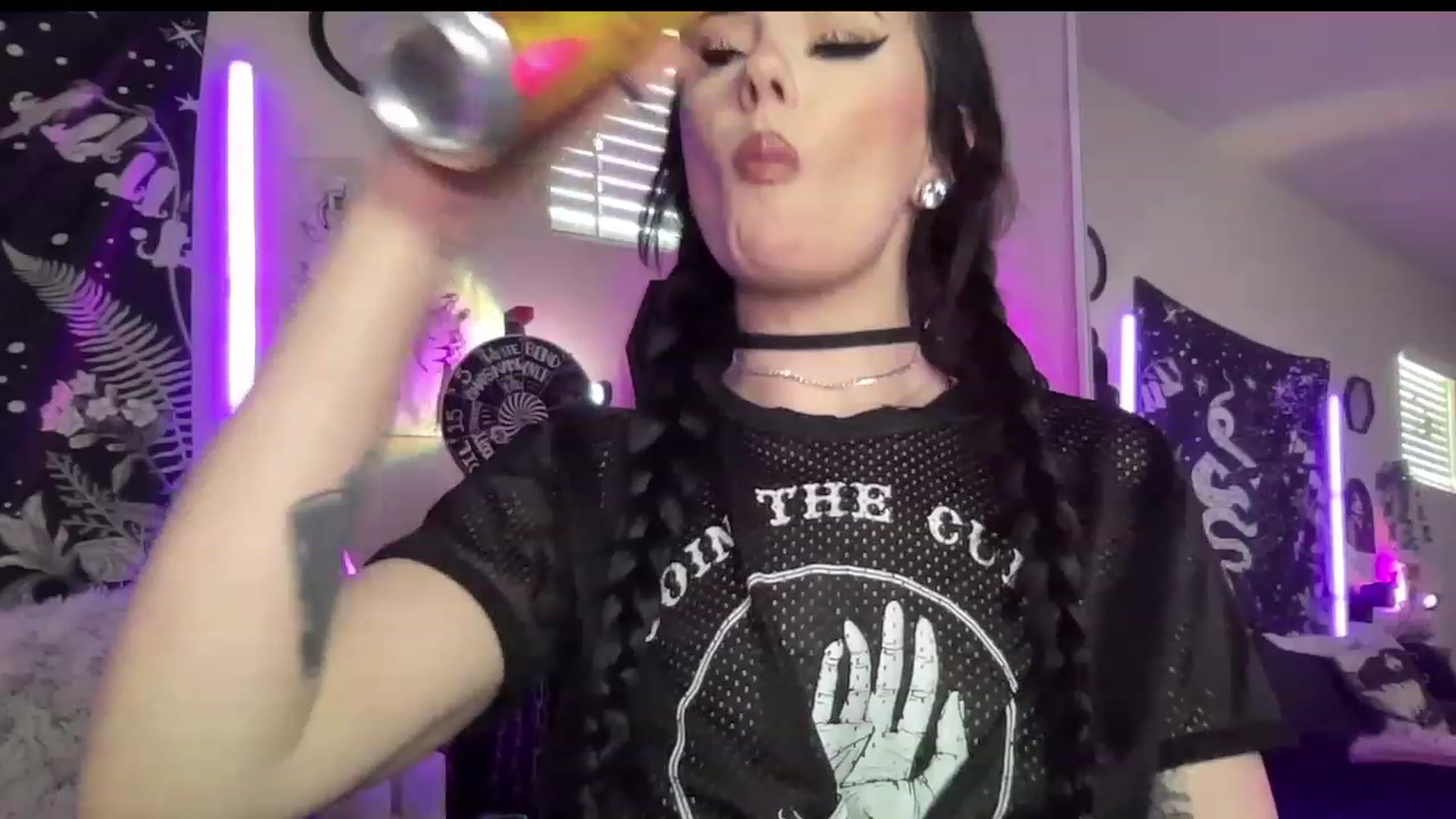 Gallery image thumbnail from RileyWoods's myfreecams stream on, 06/15/2023, 01:45 image 11 of 20