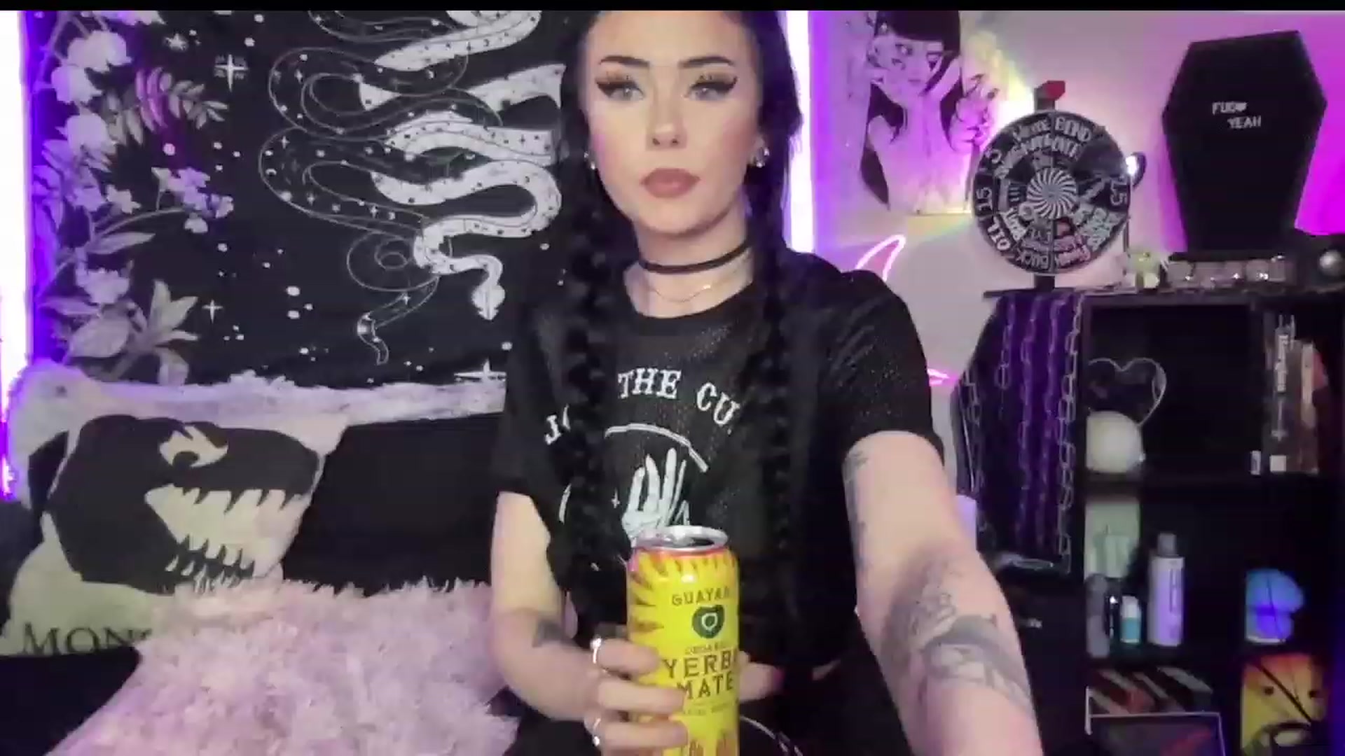 Gallery image thumbnail from RileyWoods's myfreecams stream on, 06/15/2023, 01:45 image 6 of 20