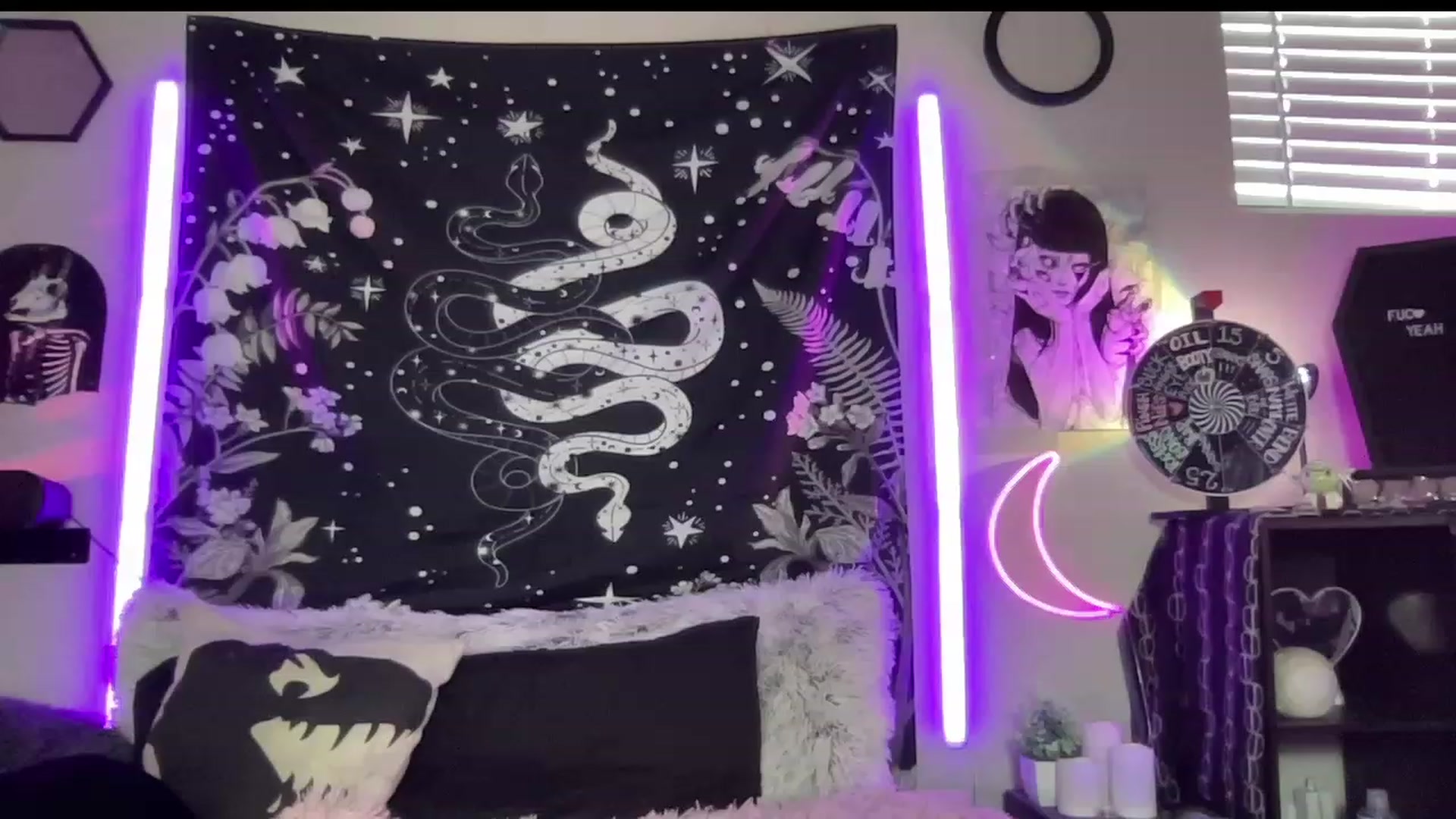 Gallery image thumbnail from RileyWoods's myfreecams stream on, 06/15/2023, 01:45 image 1 of 20