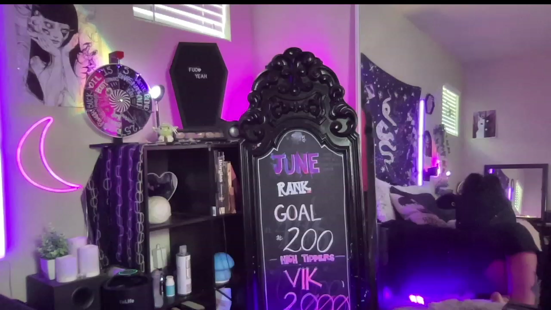 Gallery image thumbnail from RileyWoods's myfreecams stream on, 06/16/2023, 01:45 image 11 of 20