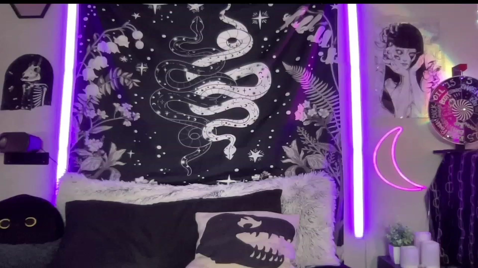 Gallery image thumbnail from RileyWoods's myfreecams stream on, 06/16/2023, 23:48 image 20 of 20