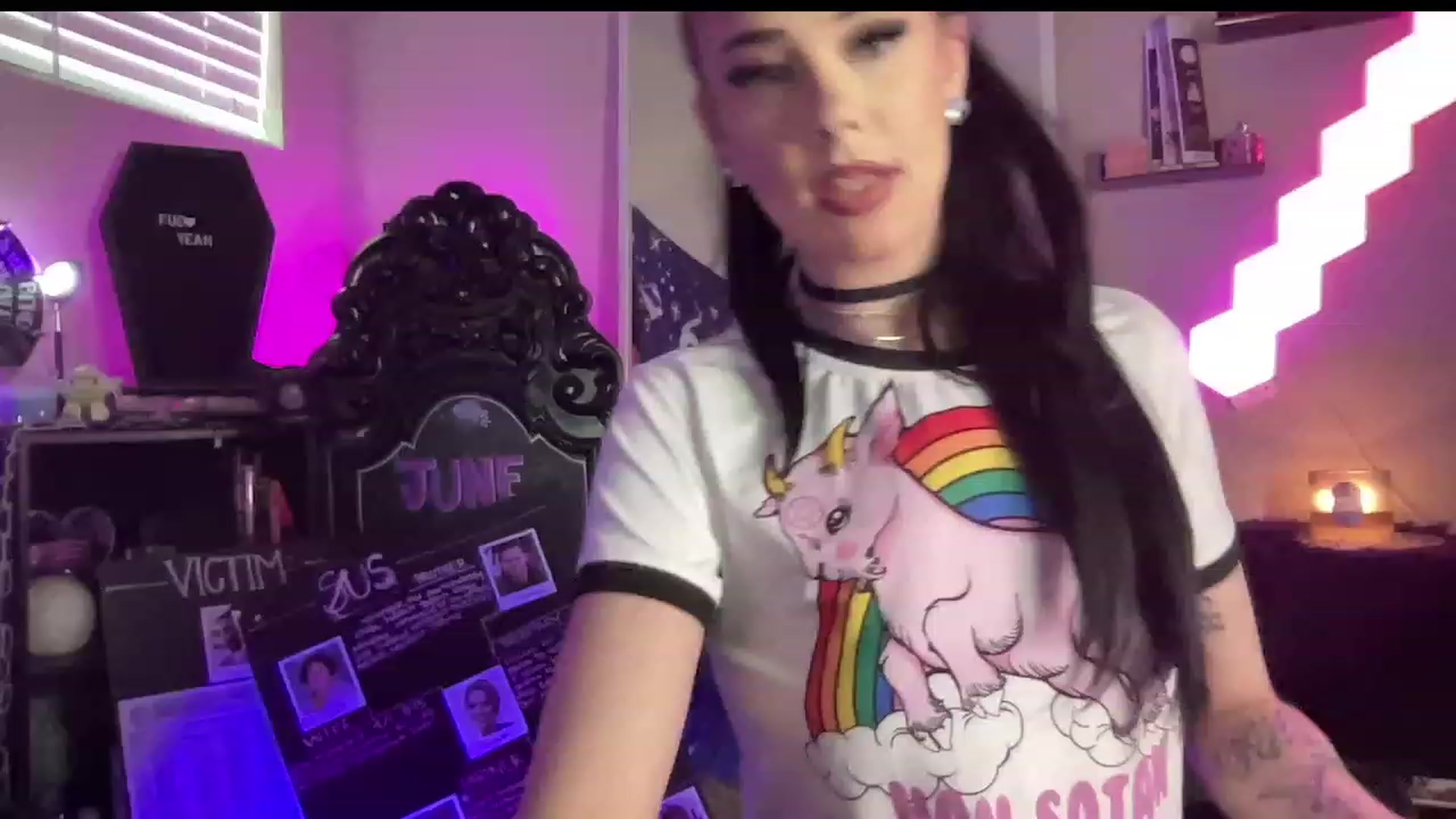 Gallery image thumbnail from RileyWoods's myfreecams stream on, 06/17/2023, 02:31 image 8 of 20